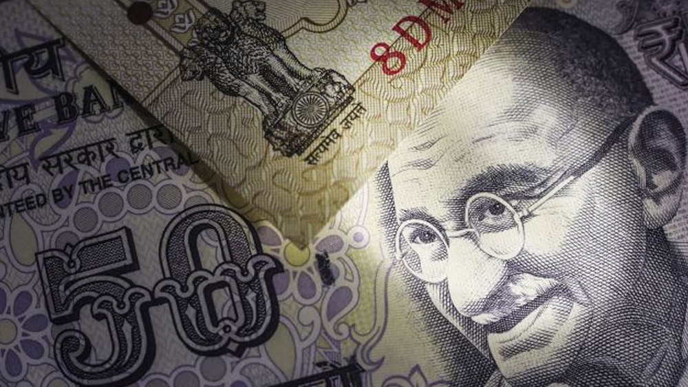 Indian fifty and five hundred rupee banknotes