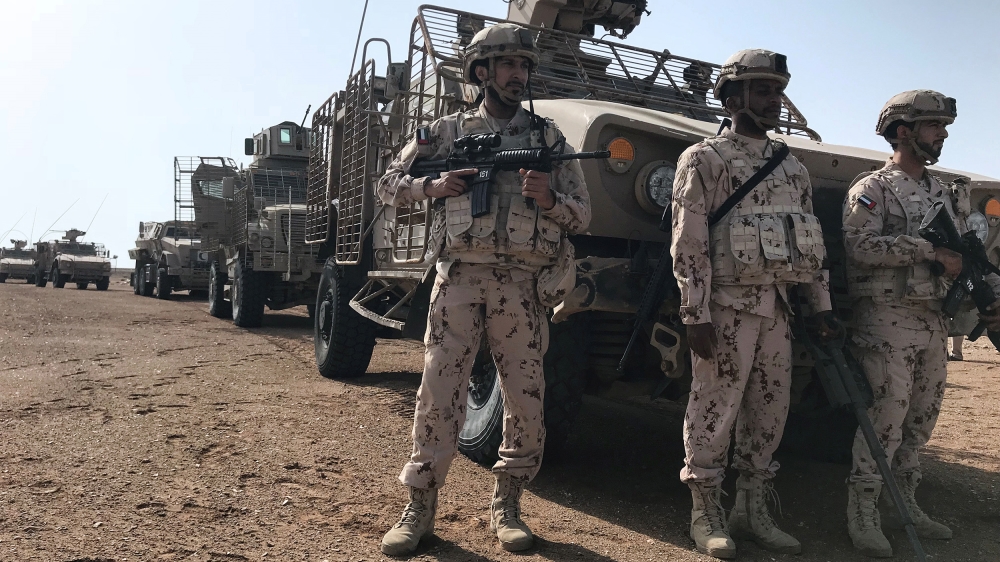 Members of the UAE armed forces secure an area while searching for landmines in Al-Mokha, Yemen March 6, 2018. Picture taken March 6, 2018. Reuters/ Aziz El Yaakoubi