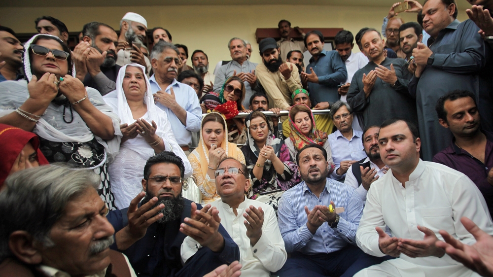 Supporters of PakistanÕs former Prime Minister Nawaz Sharif