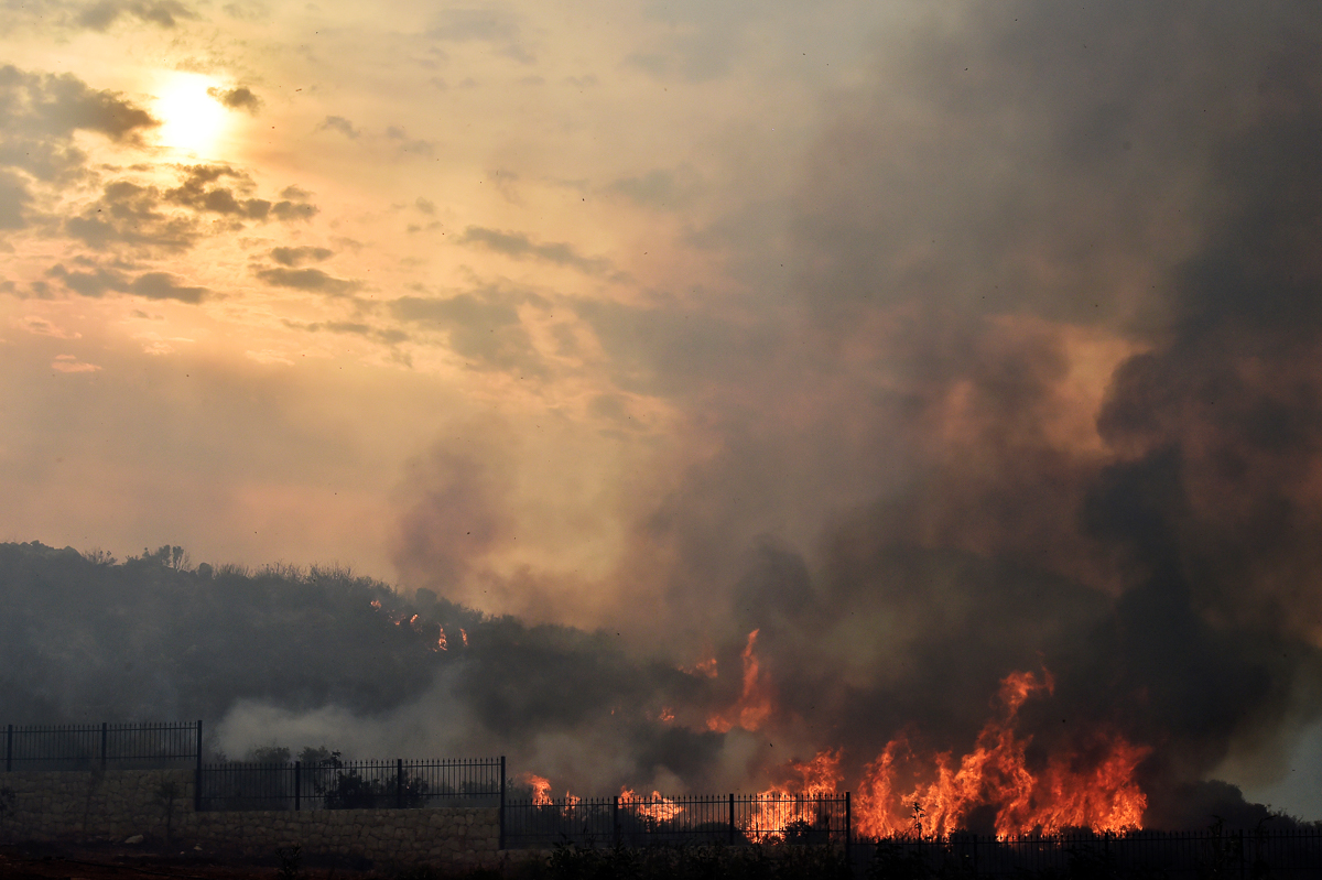 A view of bushfires in Mechref area south Beirut, Lebanon, 15 October 2019. According to reports, 18 Lebanese people were admitted to hospitals for treatment following multiple wildfires that began ea