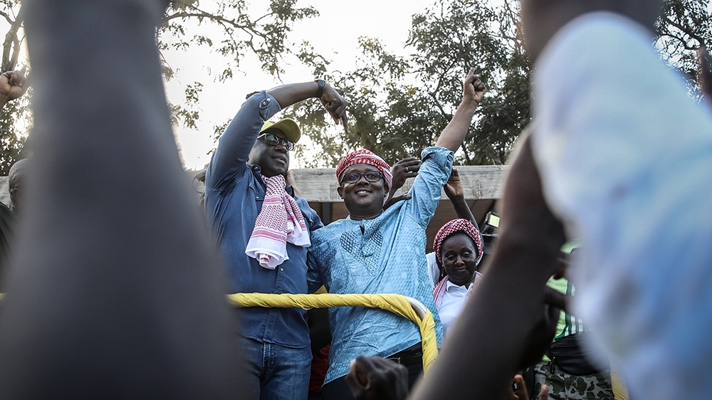 Former head of the Guinean Government and presidential candidate supported by the Movement for Democratic Alternation (Madem- G15), Idrissa Djalo (C) during a rally in Bissau, Guinea-Bissau, 19 Novemb