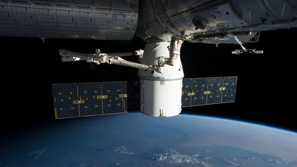  SpaceX-Crew-Dragon-ISS-earth