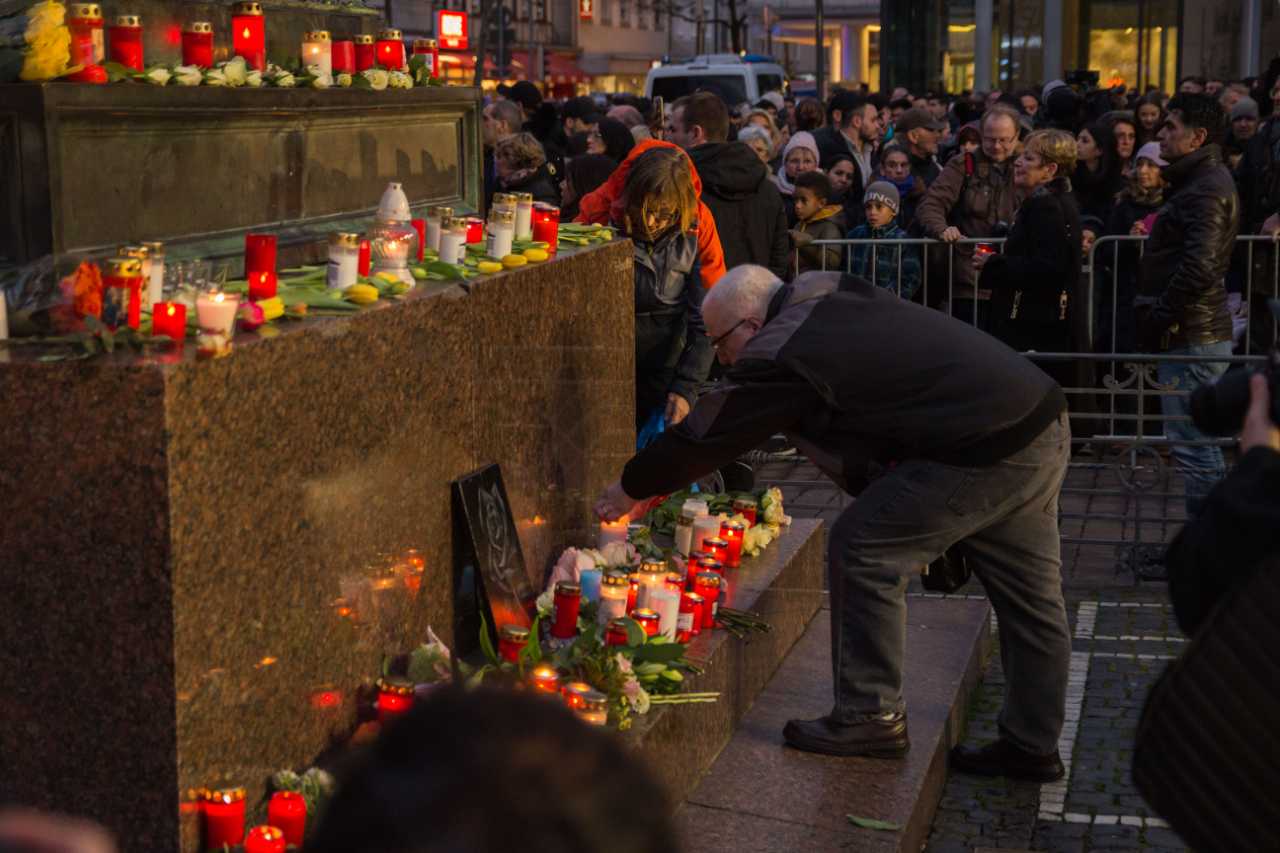 Vigil in hanau - Ruairi Casey