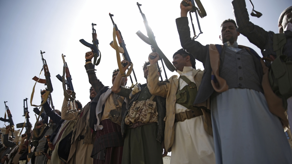 Houthi fighters