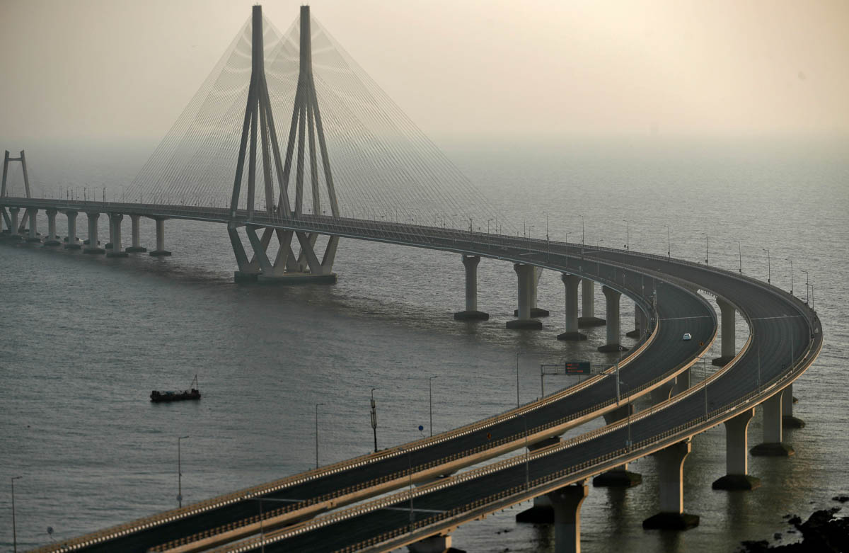 A view of Bandra-Worli sea link over the Arabian Sea is seen during a 14-hour long curfew to limit the spreading of coronavirus disease (COVID-19) in the country, in Mumbai, India, March 22, 2020. REU