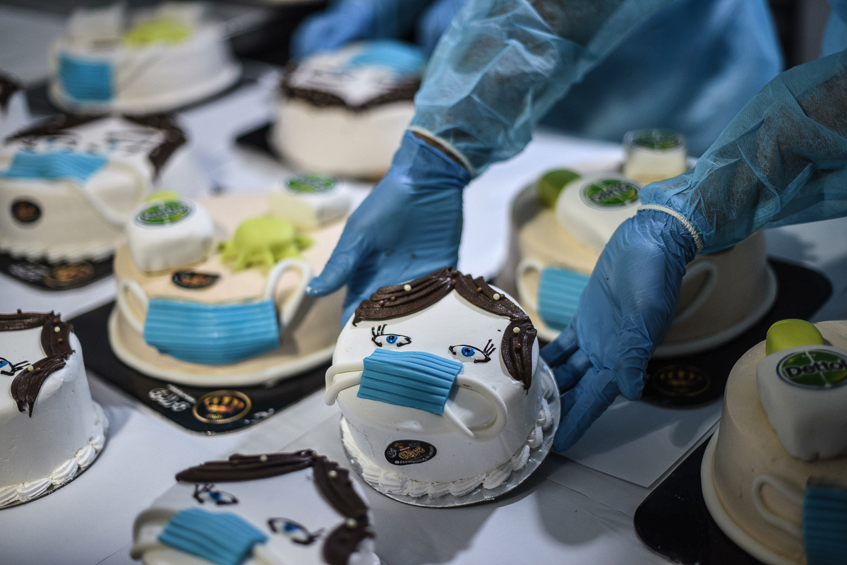 Workers at the "Nada Palace"