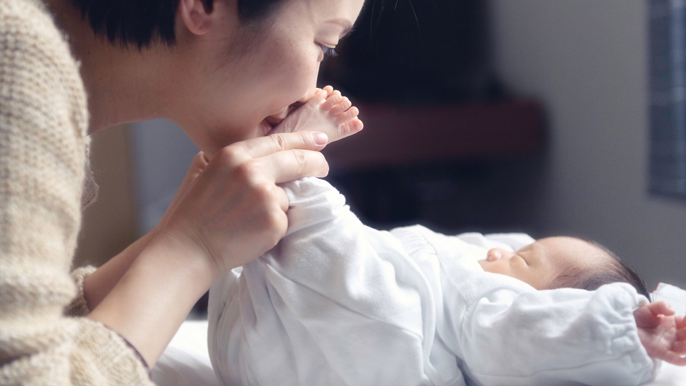 Doctor''s note giving birth/Getty Images