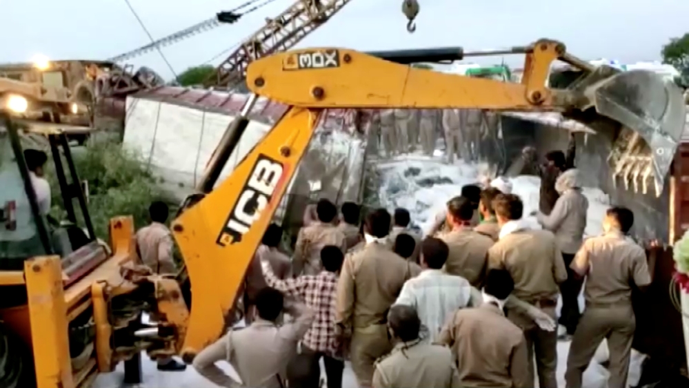 India truck collision