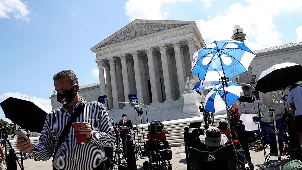 SupCt media stakeout