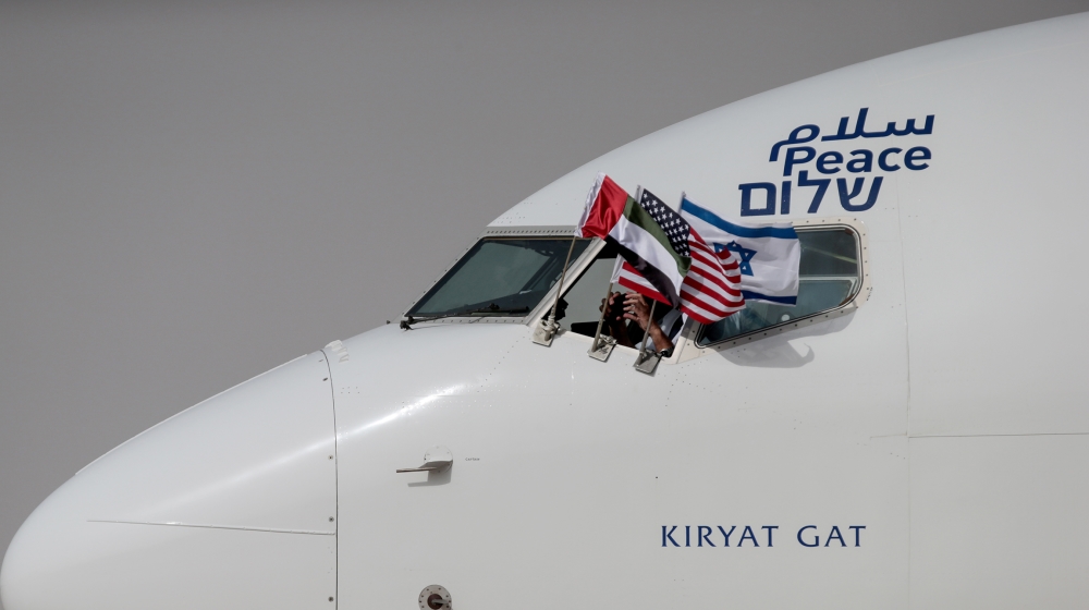 The Israeli flag carrier El Al''s airliner carrying Israeli and U.S. delegates lands at Abu Dhabi International Airport, in Abu Dhabi, United Arab Emirates August 31, 2020. REUTERS/Christopher Pike