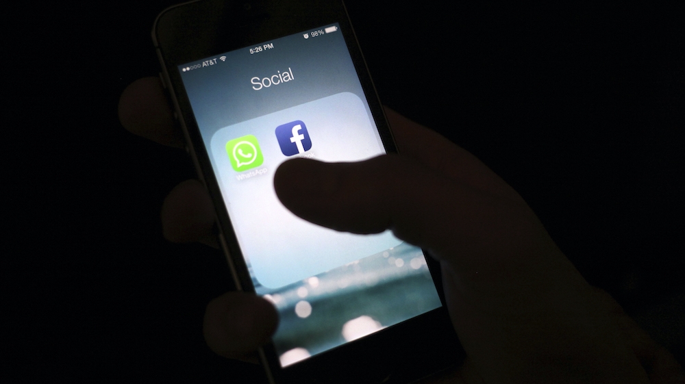 Facebook apple revenue privacy