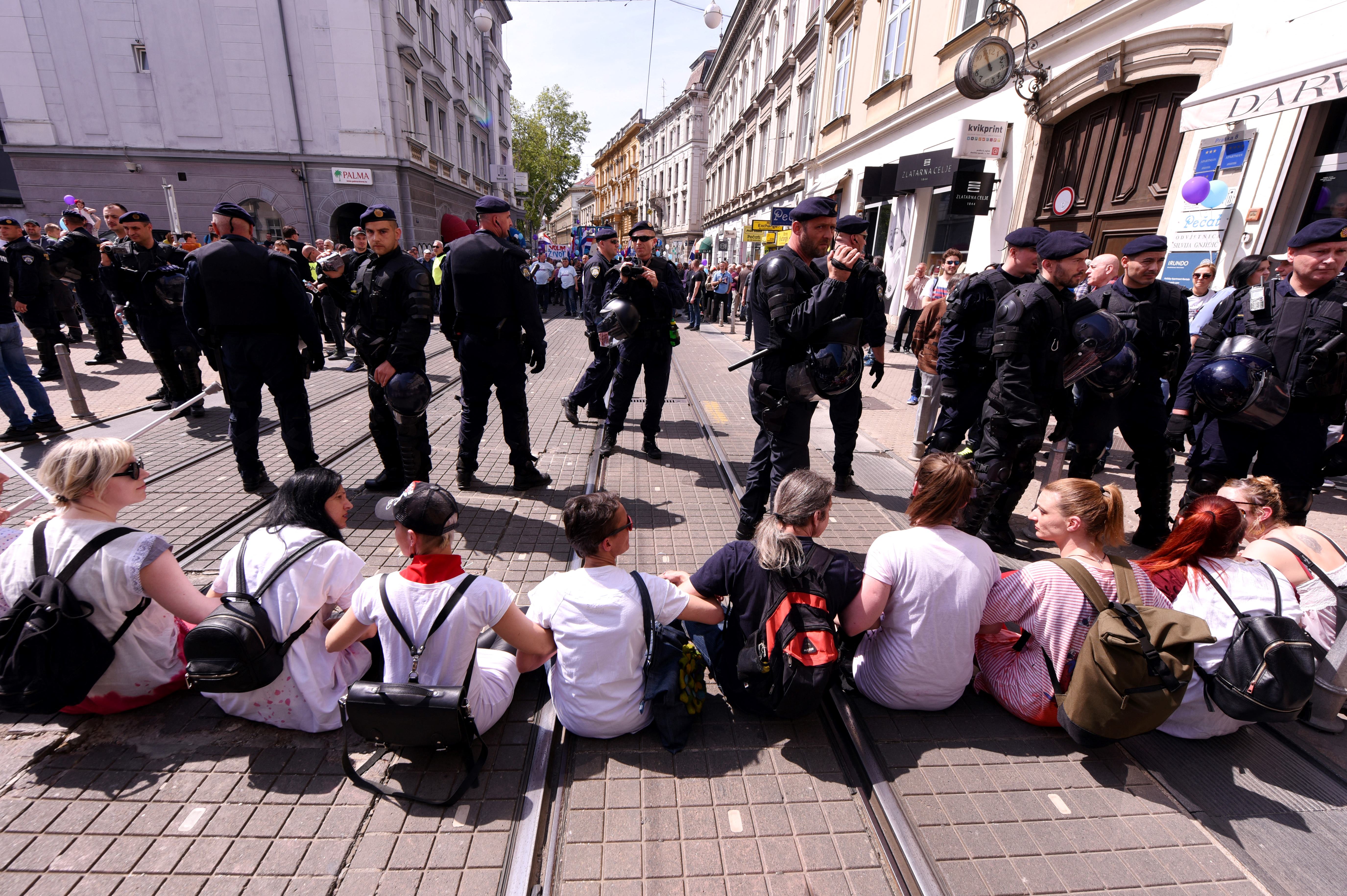 Women rights activists attend a counter-protest to the anti-abortion March for Life in 2019 [File: AFP]