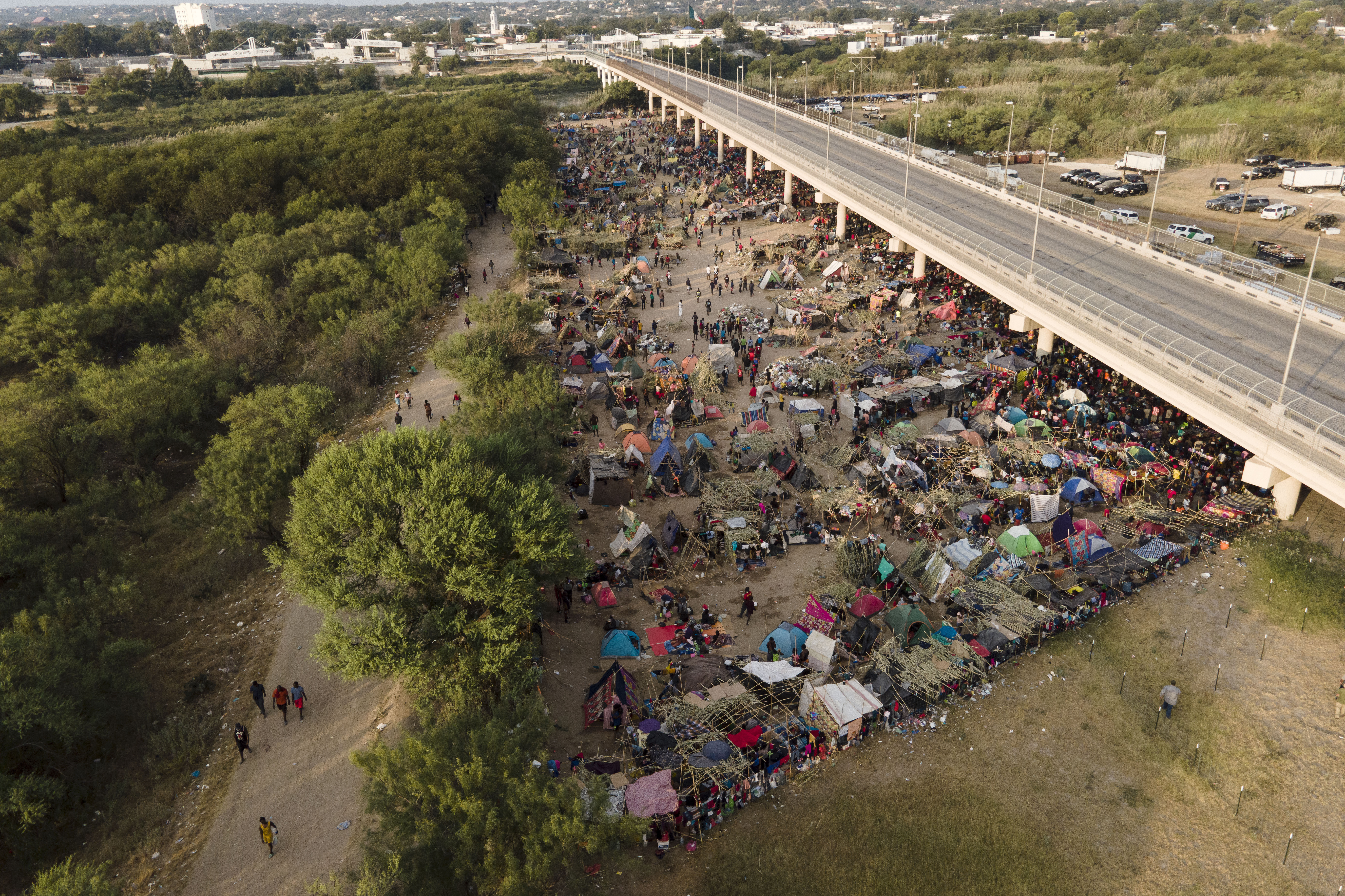 Haitians gathered under Bridge