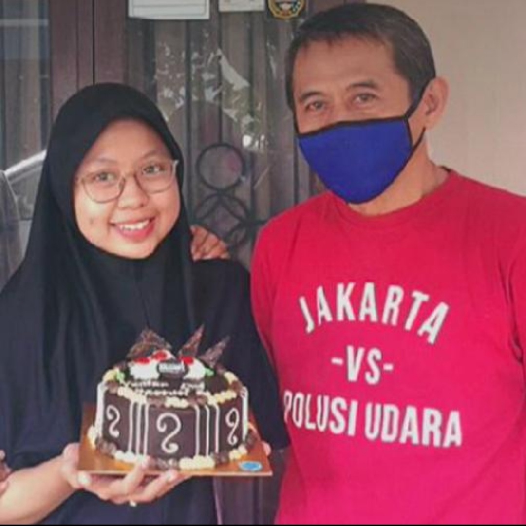 Istu Prayogi is one of 32 plaintiffs in the air pollution “citizen lawsuit” and is frustrated at the perpetual delay to the verdict. His T-shirt reads ‘Jakarta vs Air Pollution’ [Courtesy of Istu Prayogi]