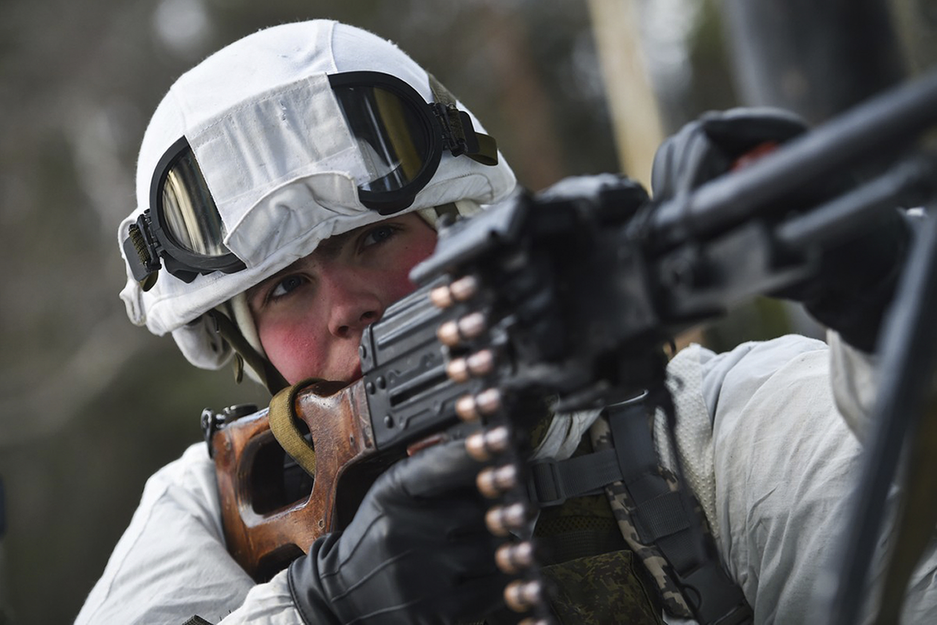 A russian soldier attends a military exercising at the Golovenki training ground in Moscow