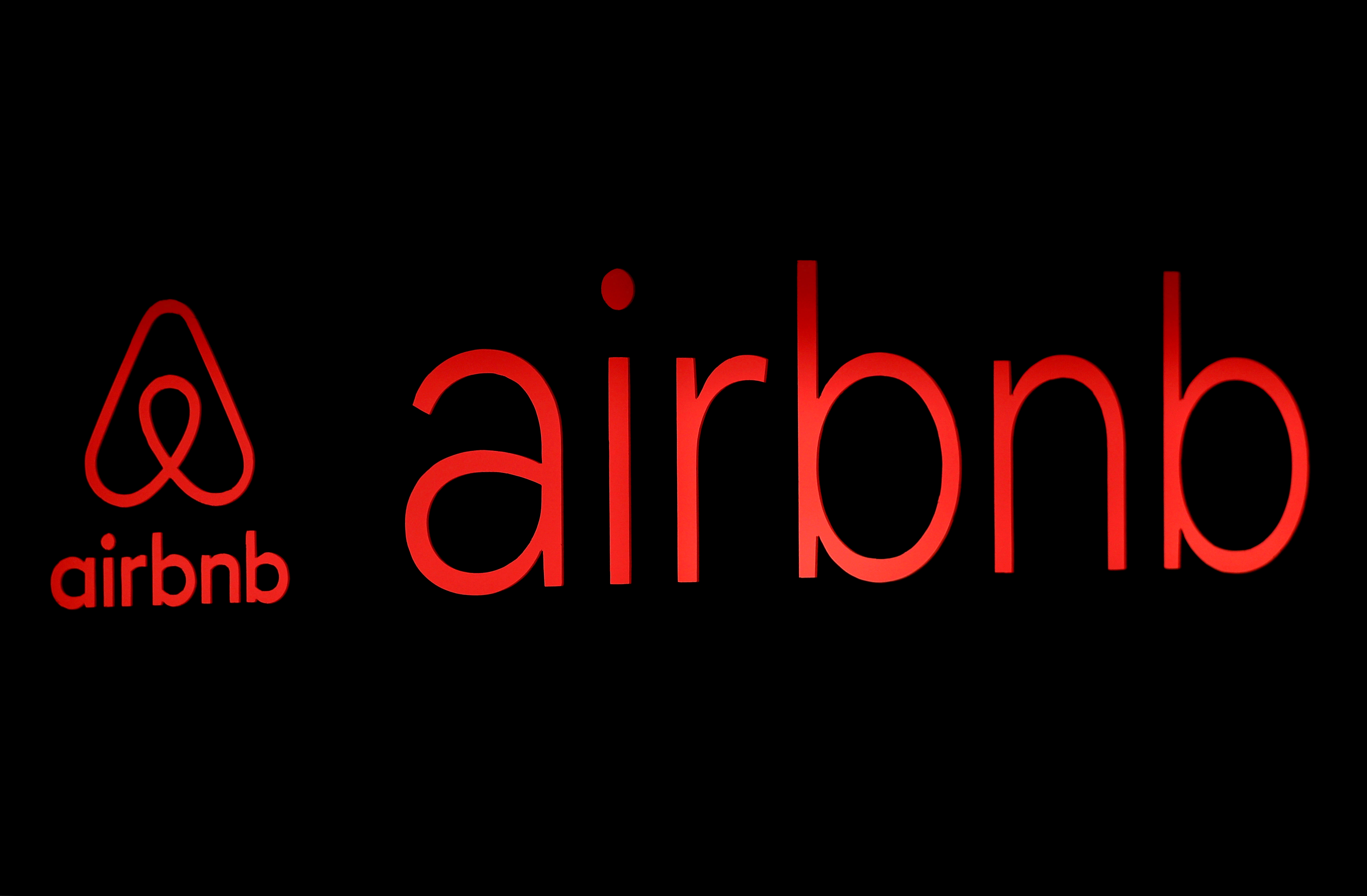 Airbnb logo