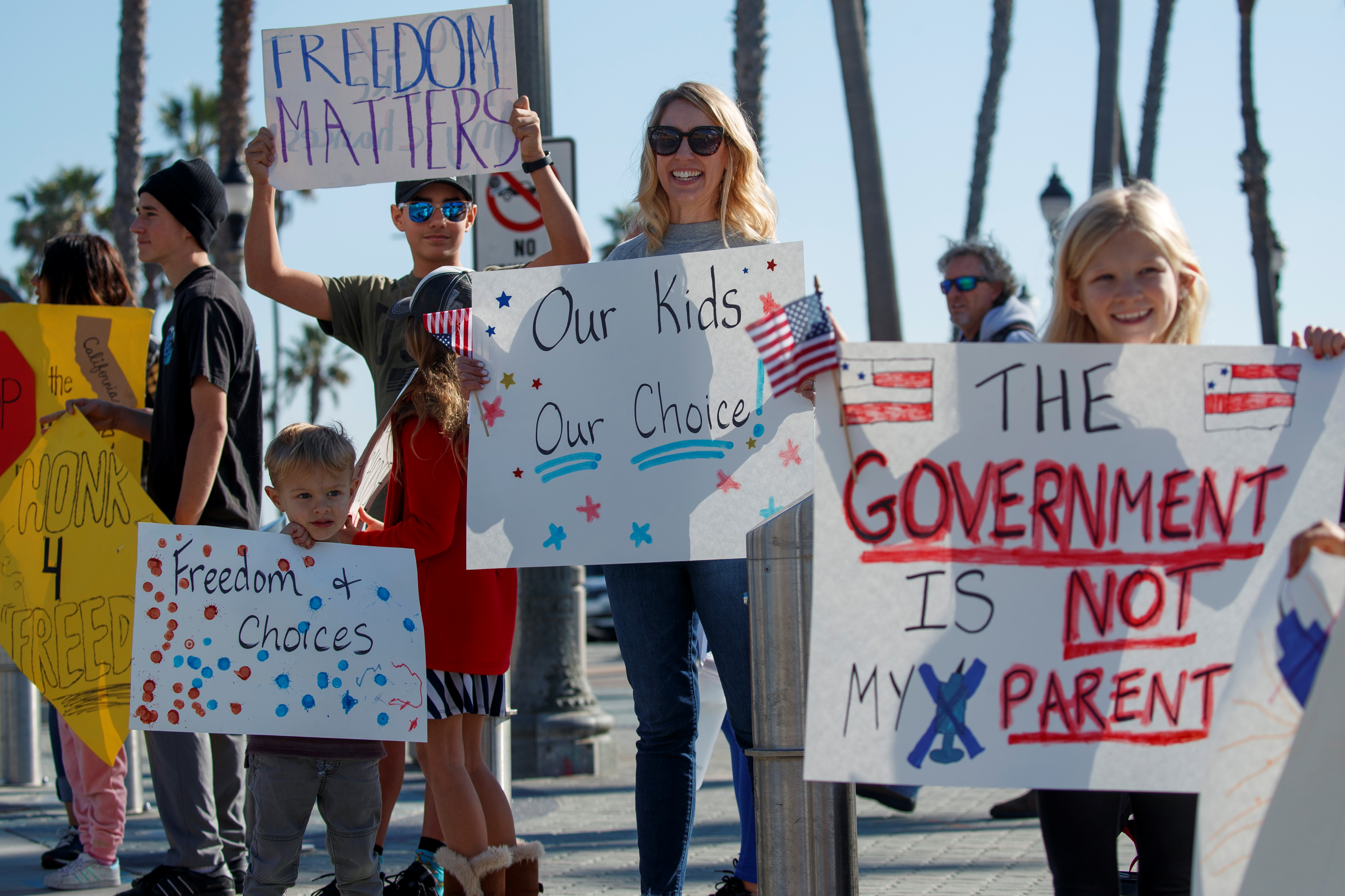 People protesting against masks