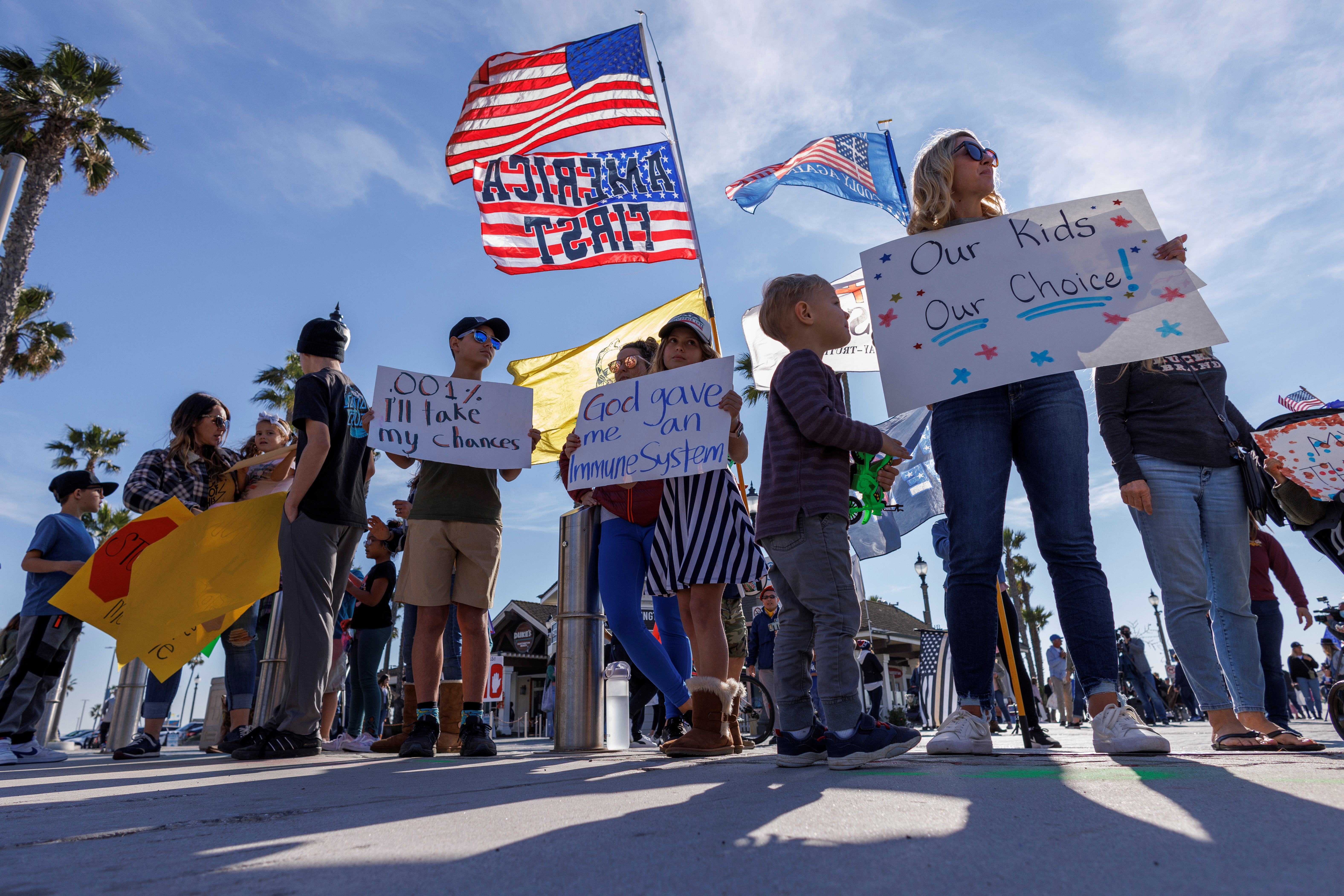 people protesting mask mandates