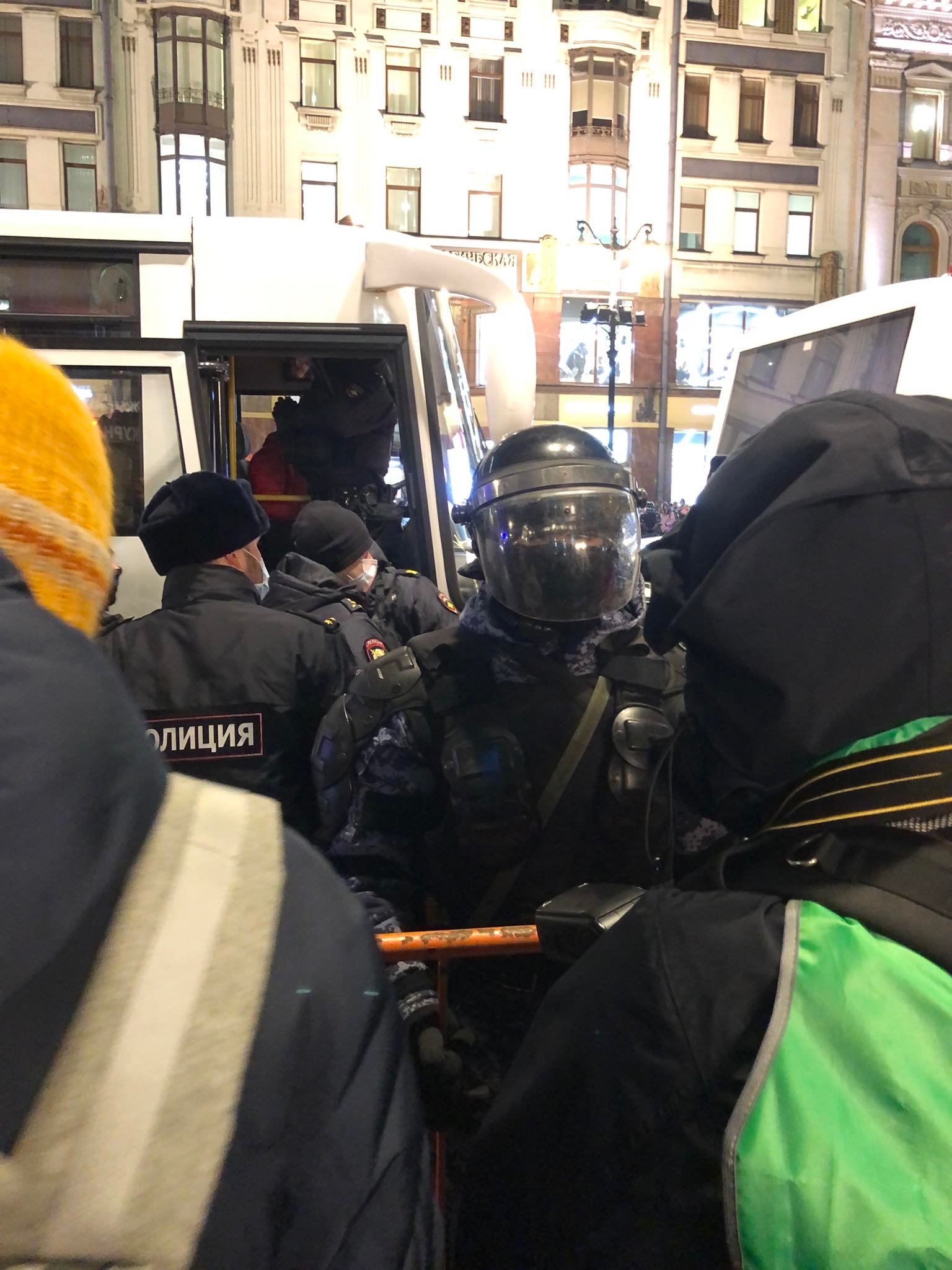 riot police russia