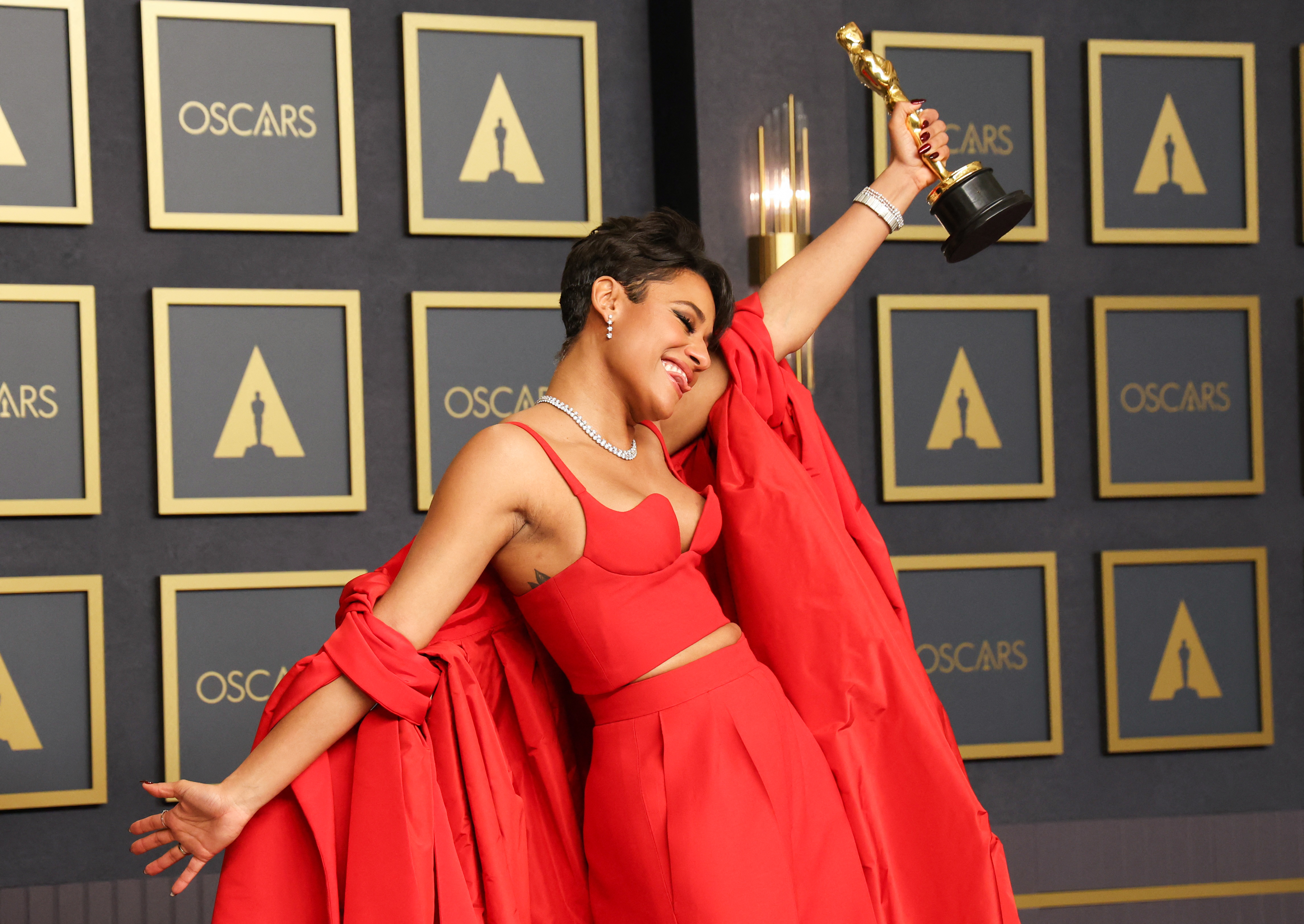 Best Supporting Actress winner Ariana DeBose poses with her Oscar in the photo room during the 94th Academy Awards REUTERS/Mario Anzuoni