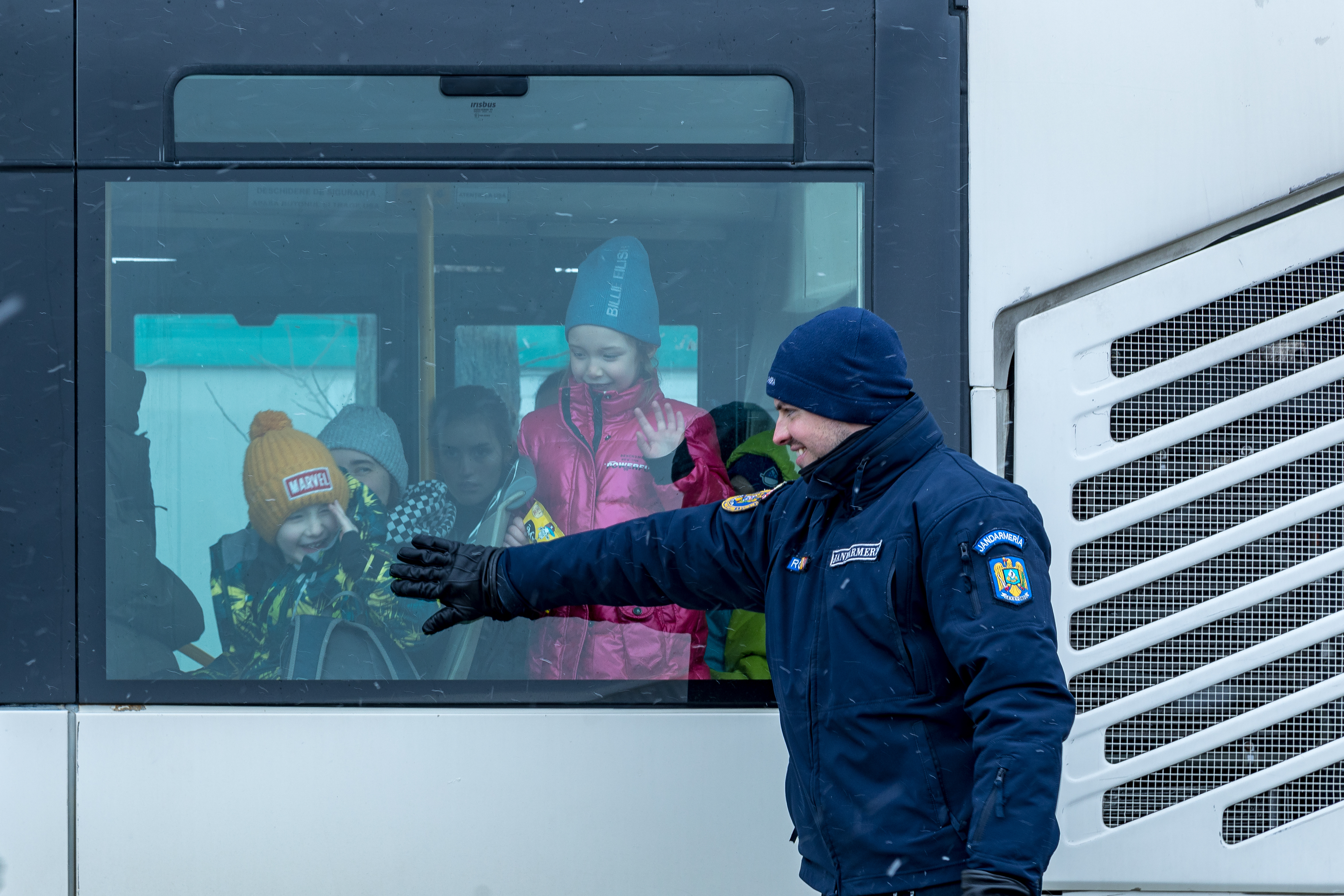 Ukrainian refugees arrive in Romania