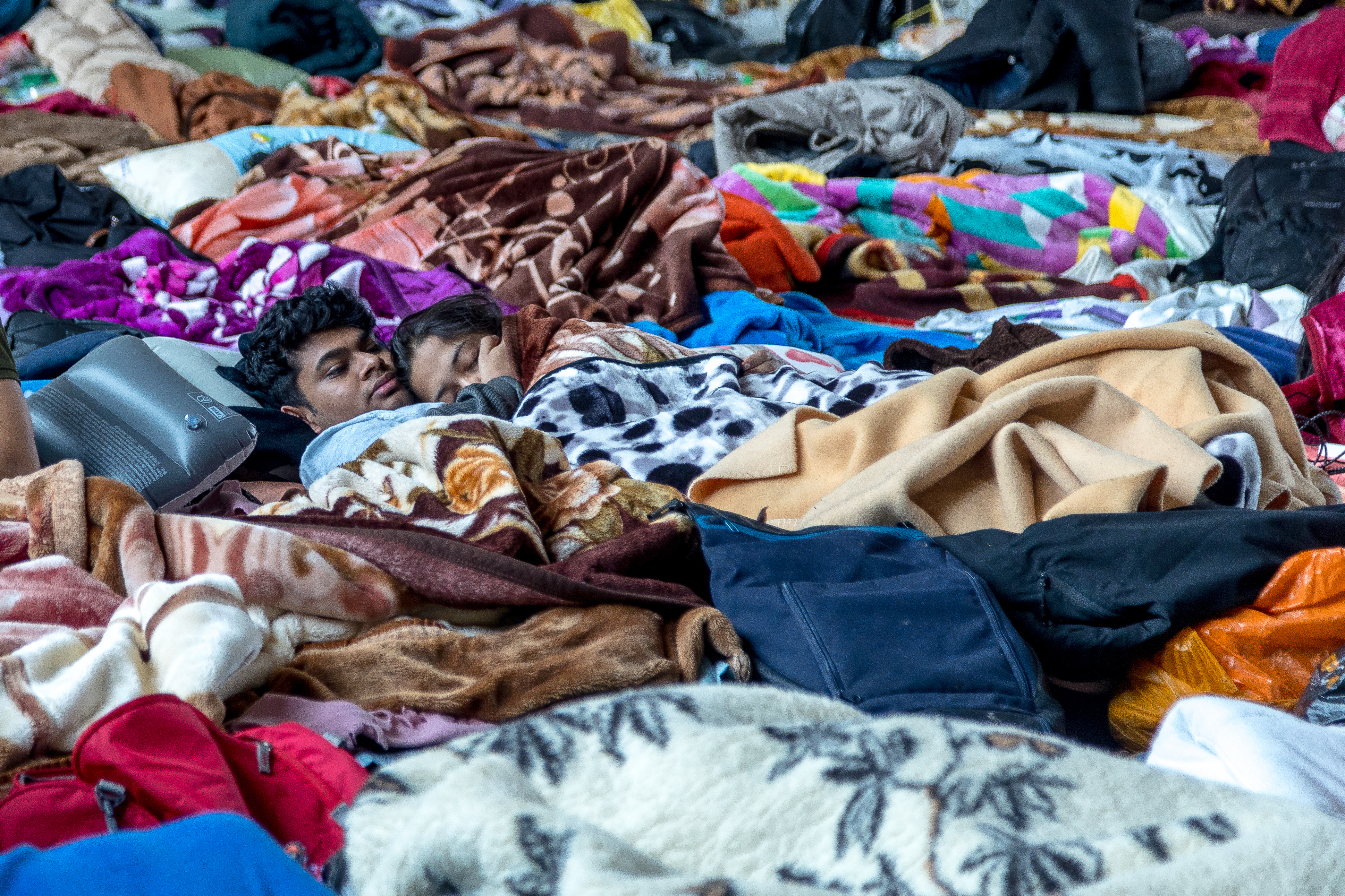 Ukrainian refugees arrive in Romania