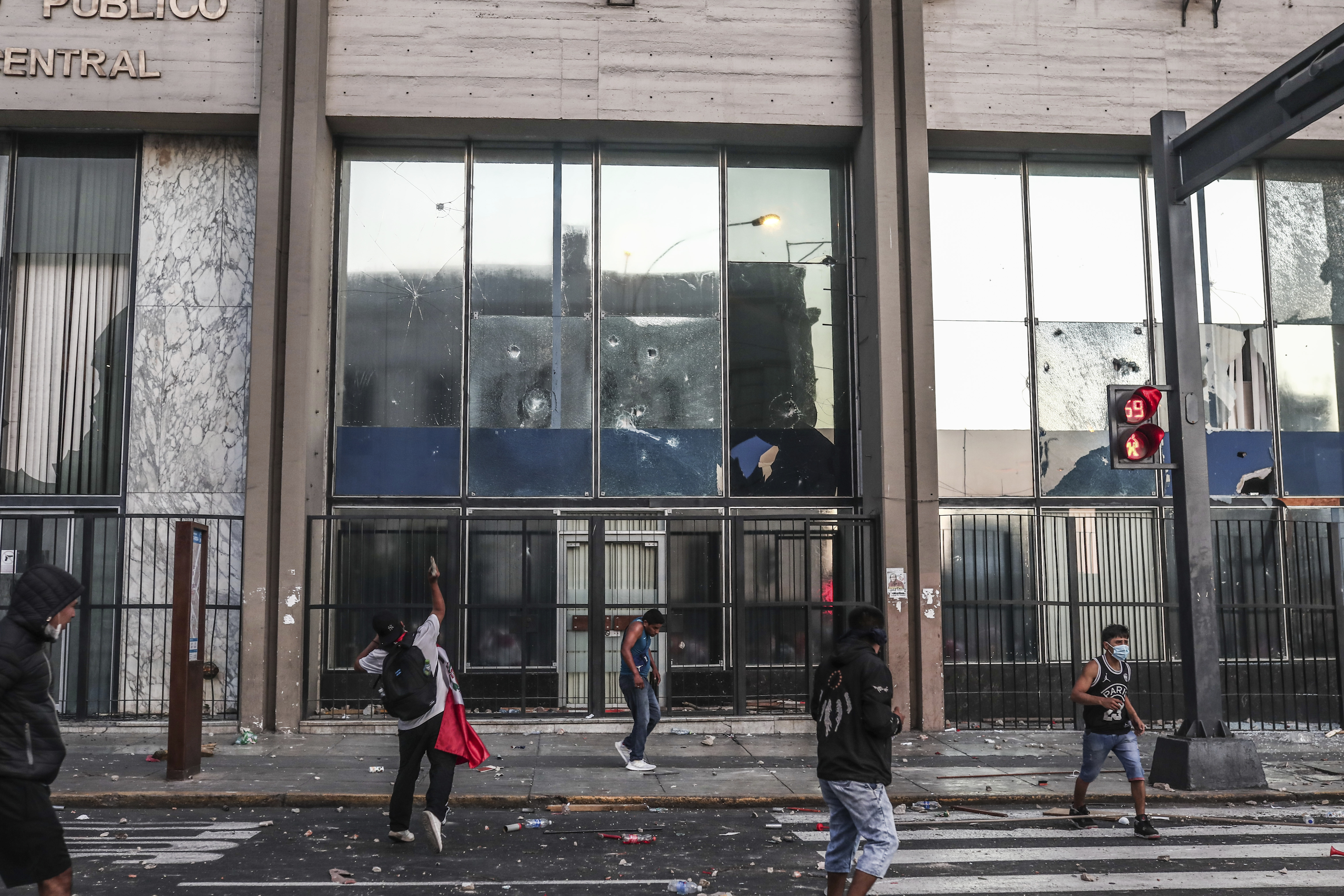 PERU-PROTESTS/CURFEW