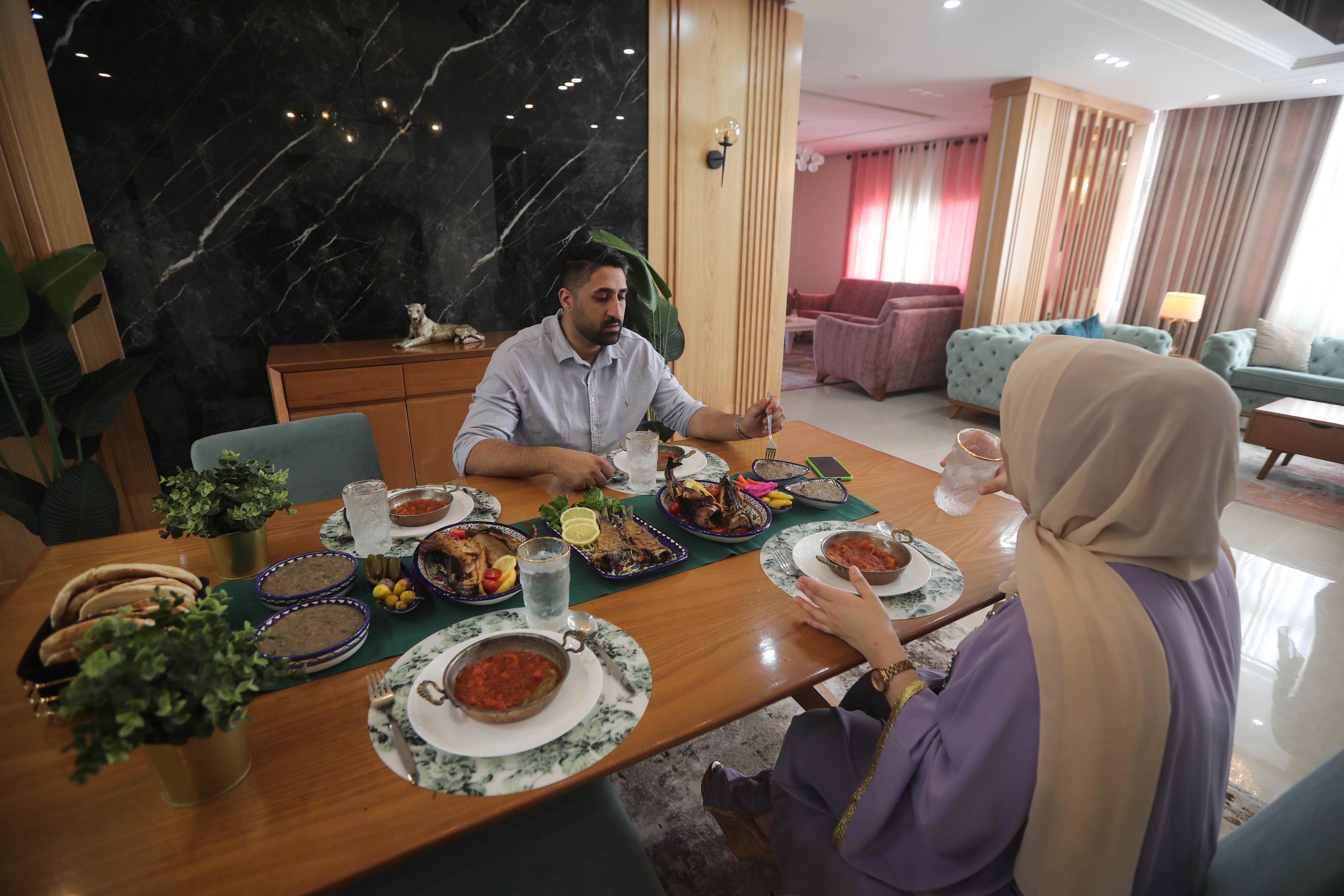 The couple have their breakfast