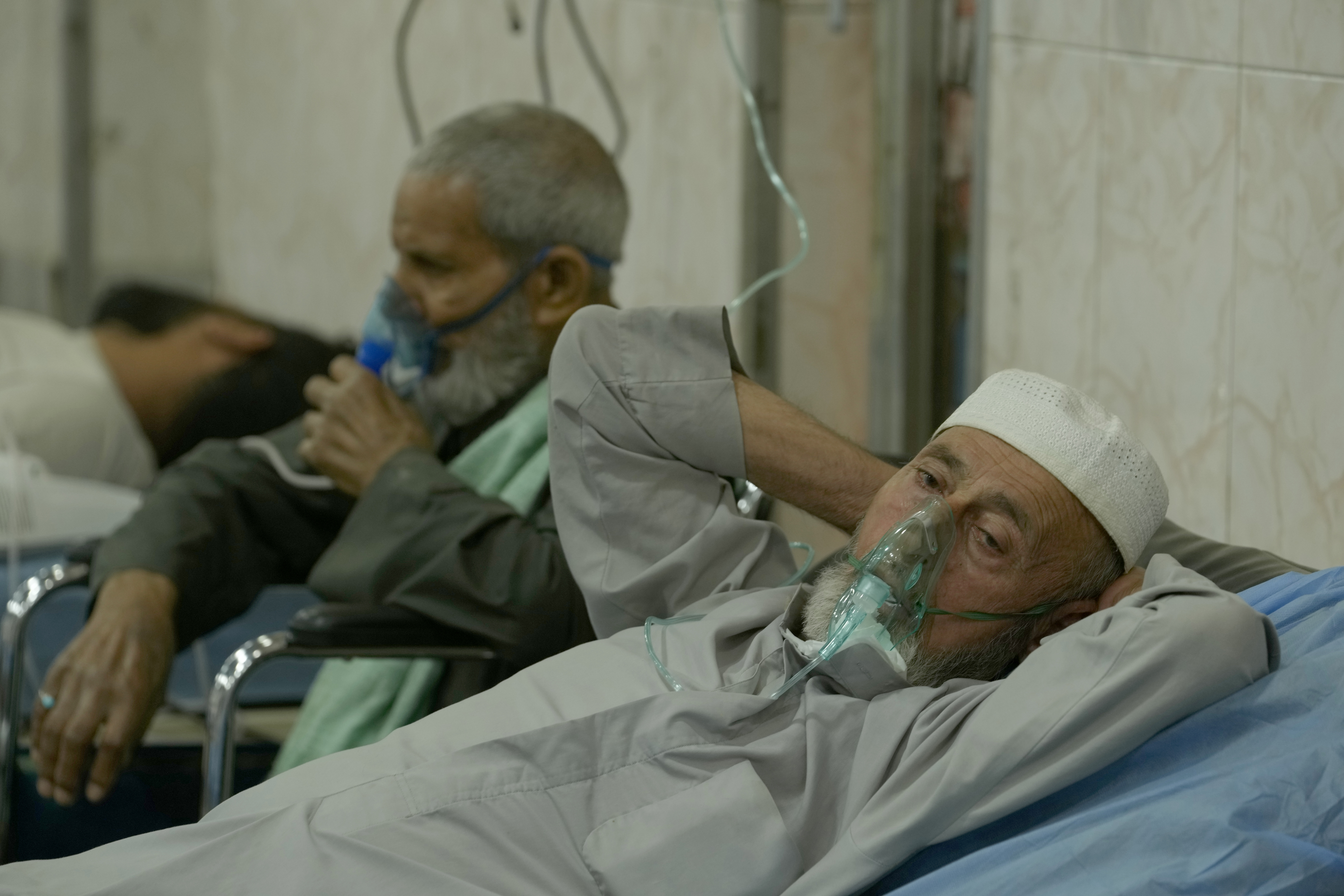 People with breathing problems are treated at a hospital
