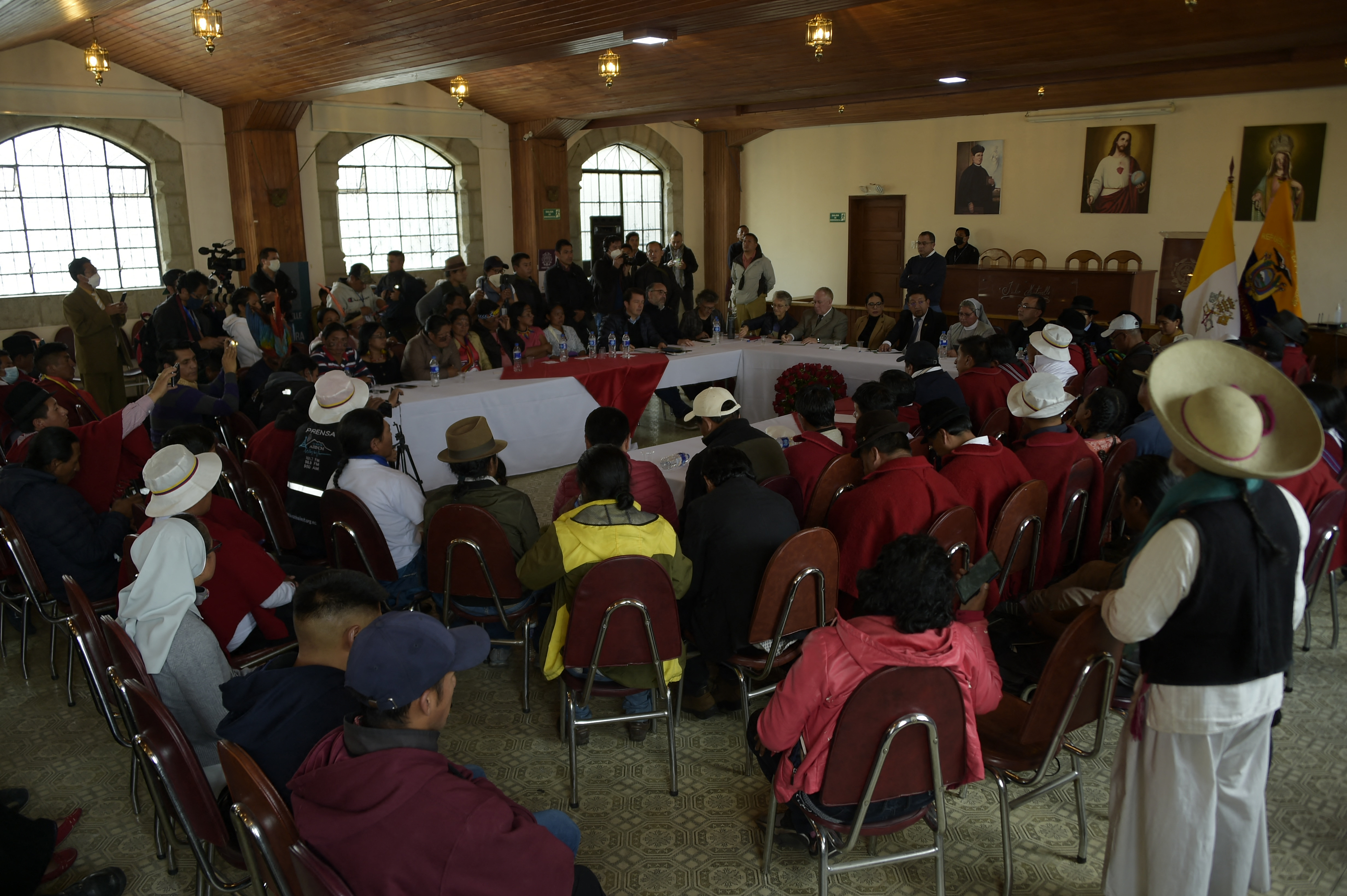Indigenous leaders and government officials meet