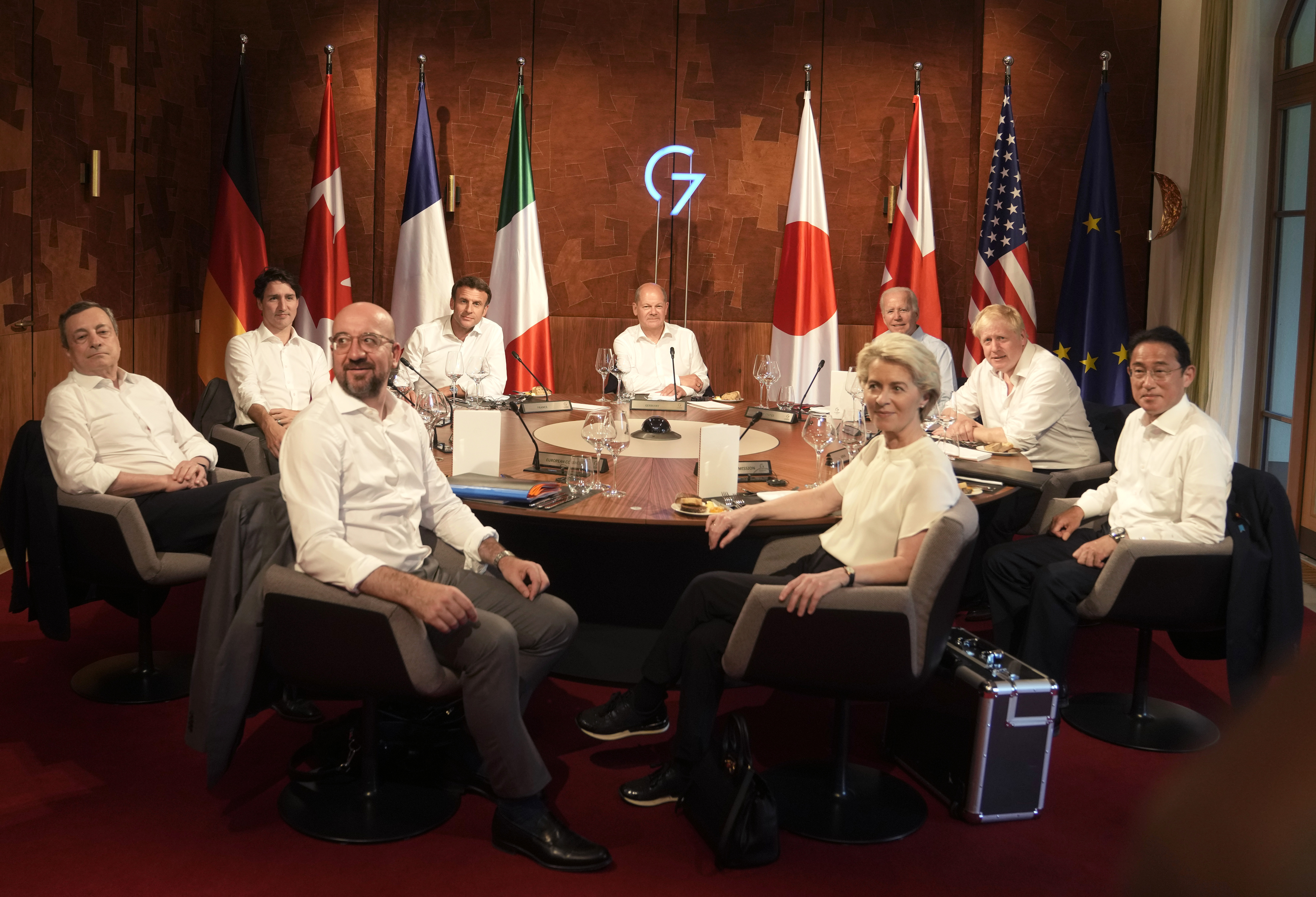 G7 leaders meet