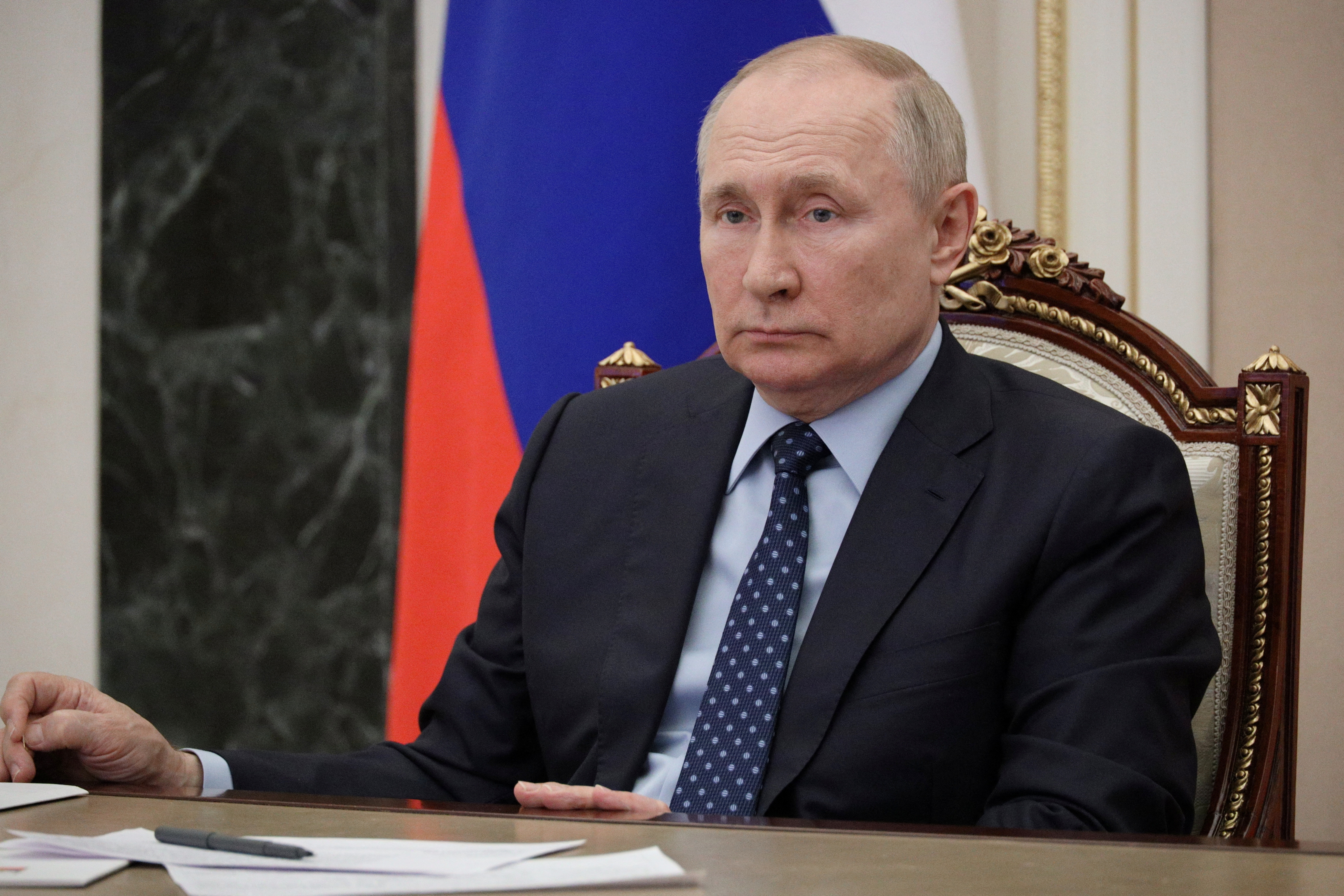 Russian President Vladimir Putin chairs a meeting with members of the government via video link at the Kremlin in Moscow, Russia July 8, 2022. Sputnik/Mikhail Klimentyev/Kremlin via REUTERS