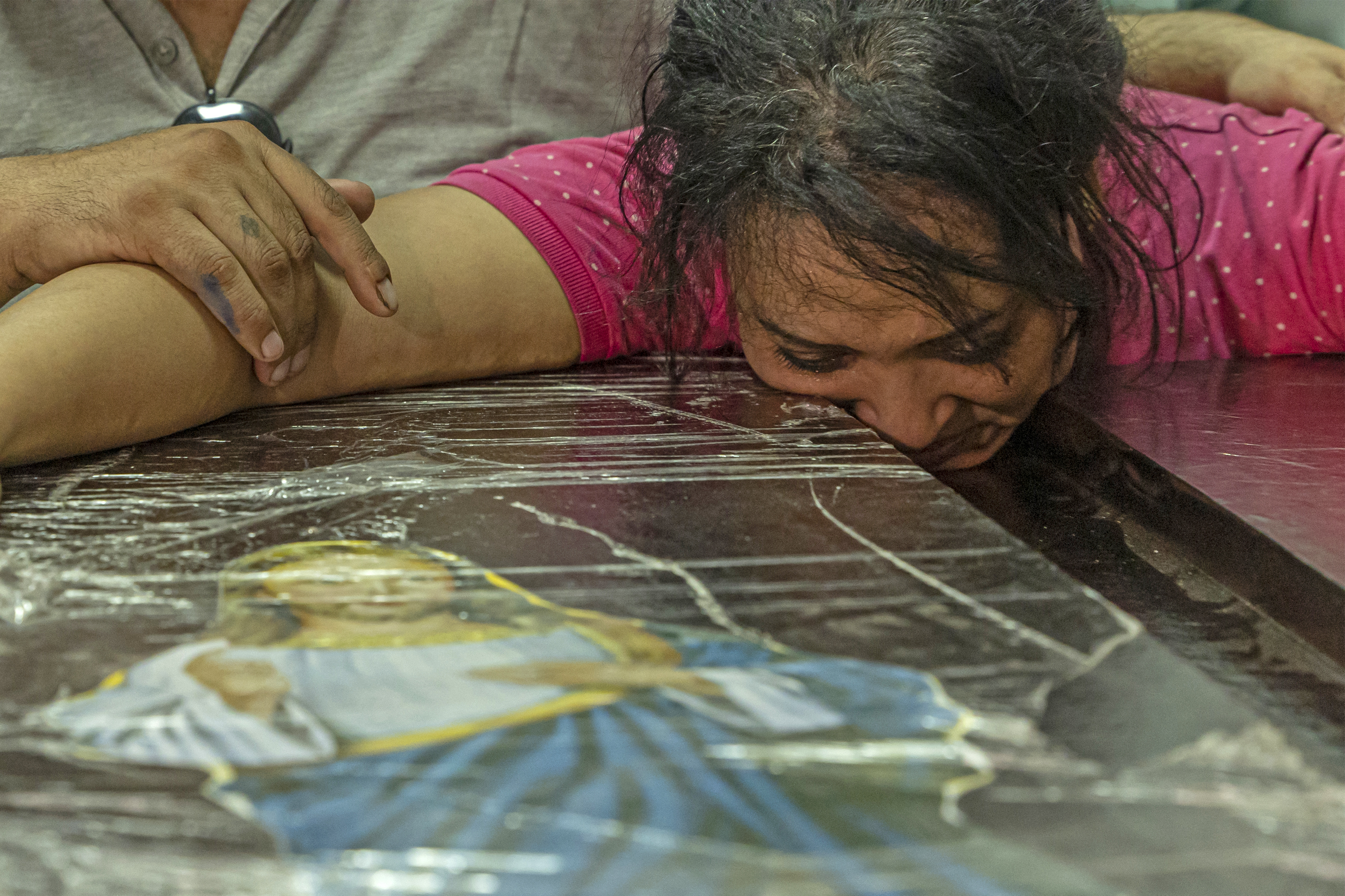 An Egyptian woman mourns