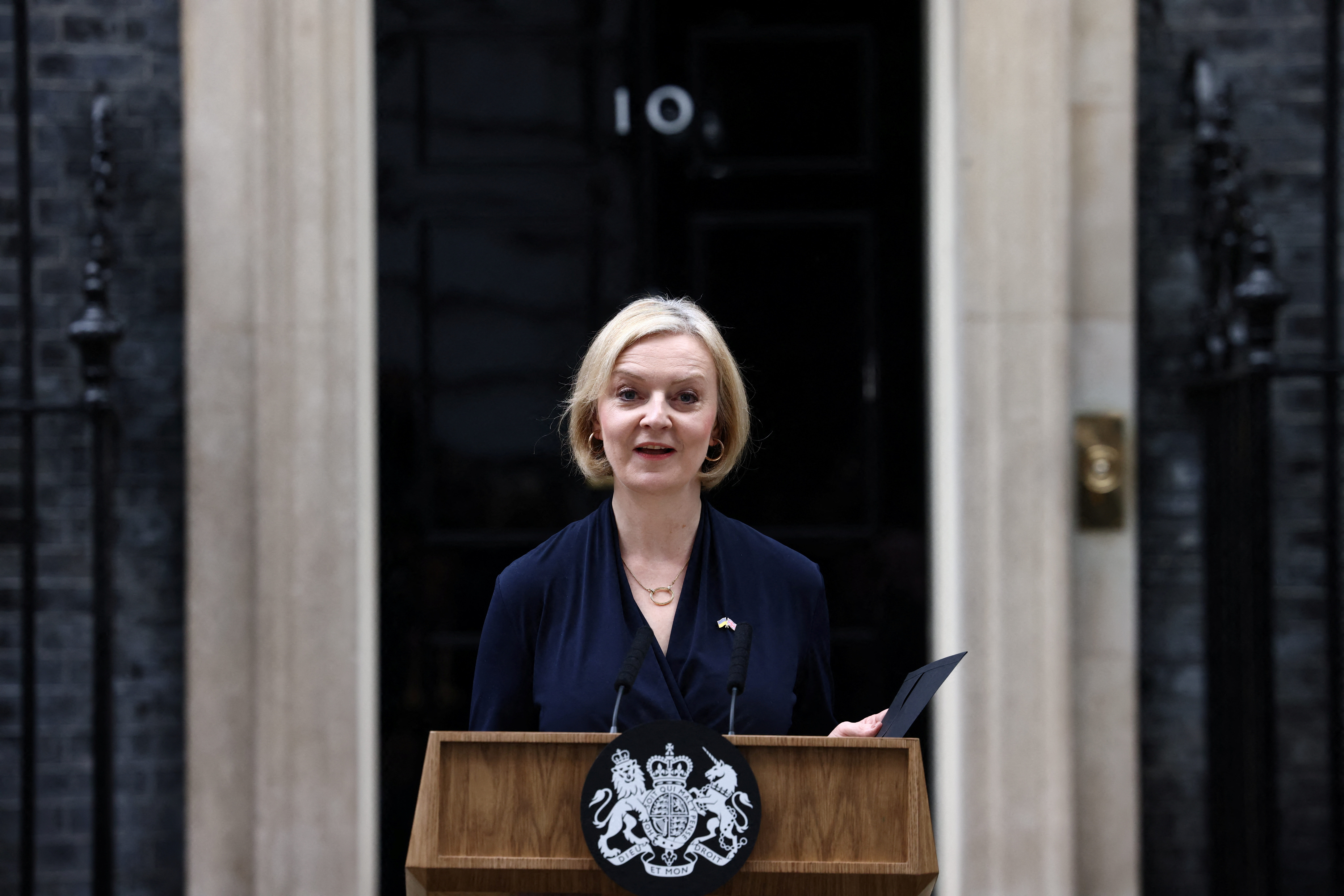 British Prime Minister Liz Truss announces her resignation, outside Number 10 Downing Street, London, Britain October 20, 2022. REUTERS/Henry Nicholls