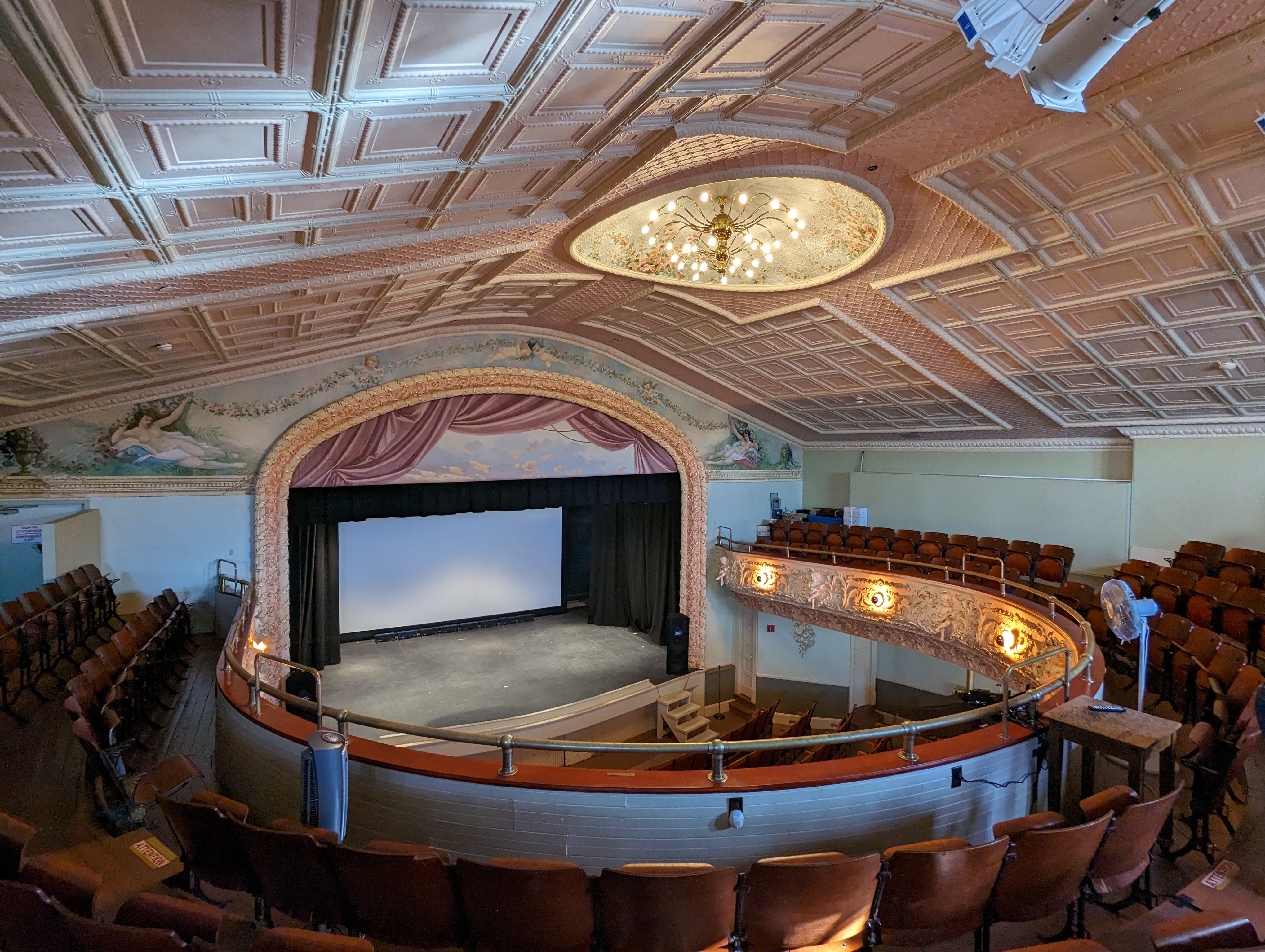 Opera House on US-Canada border