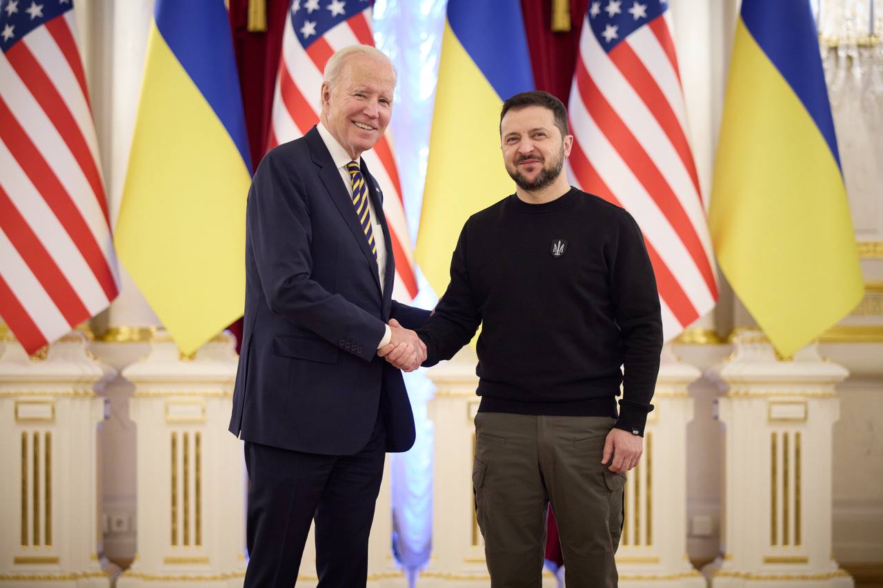 Ukrainian President Volodymyr Zelenskyy and his US counterpart Joe Biden