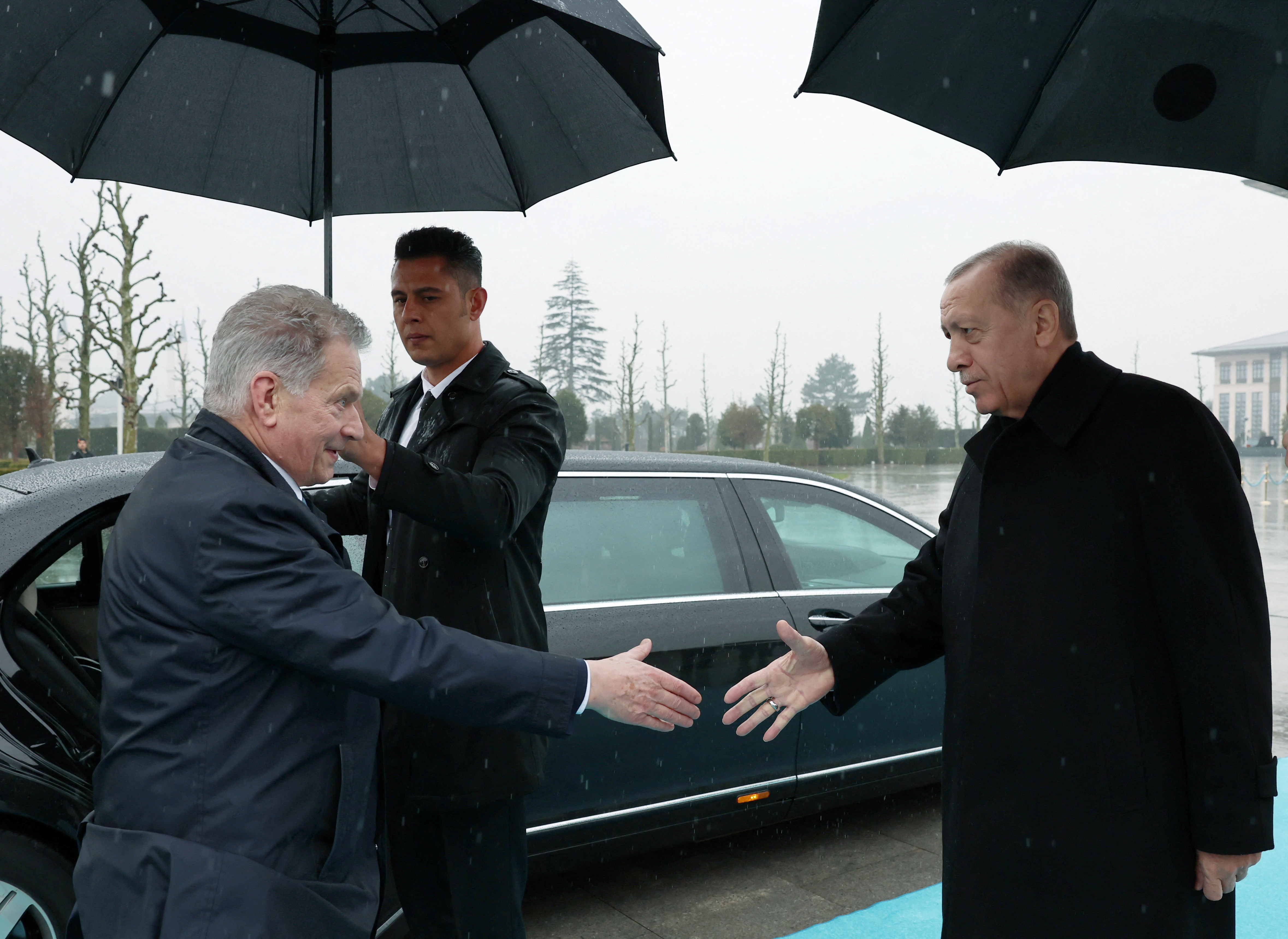 Finland?s President Sauli Niinisto is welcomed by his Turkish counterpart Tayyip Erdogan in Ankara