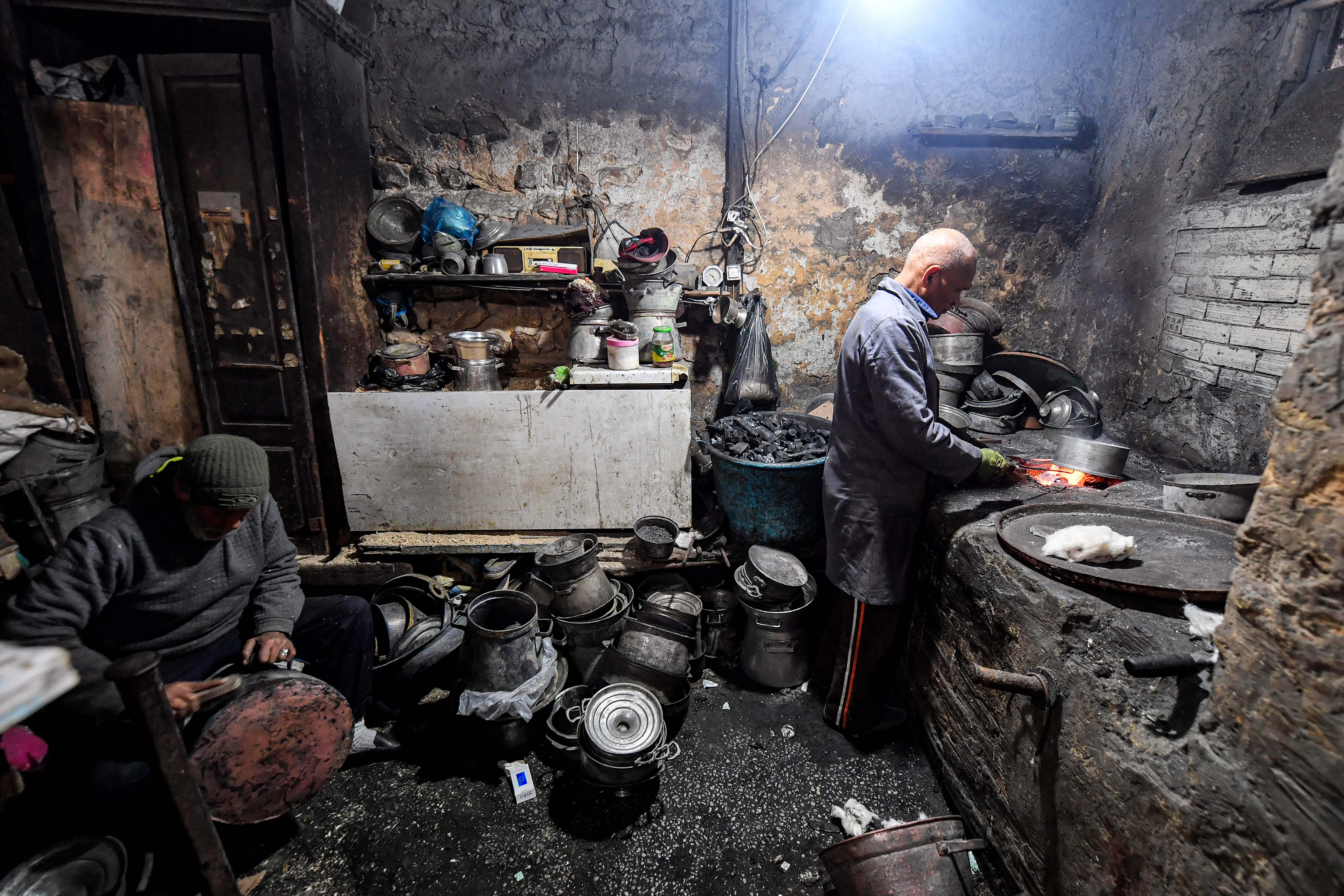 Tunisian coppersmiths bring fresh shine to Ramadan