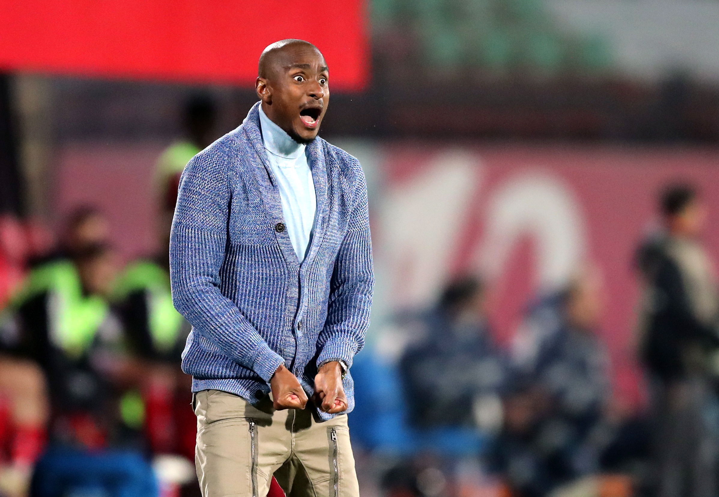 epa10491550 Sundowns head coach Rulani Mokwena reacts during the CAF Champions League soccer match between Al-Ahly and Mamelodi Sundowns in Cairo, Egypt, 25 February 2023. EPA-EFE/KHALED ELFIQI