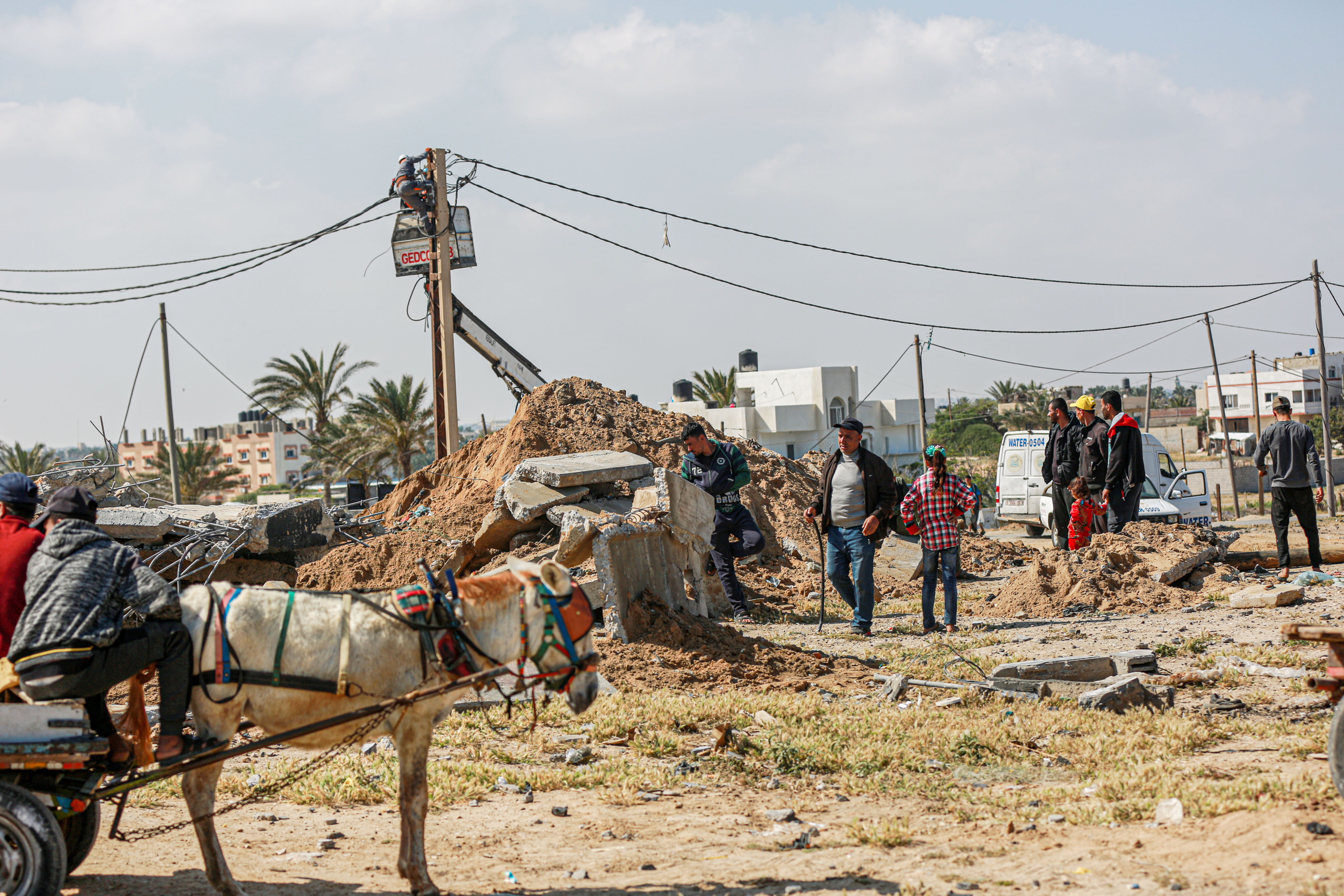 Citizens inspecting the places bombed last night in the Gaza Strip-1683179232