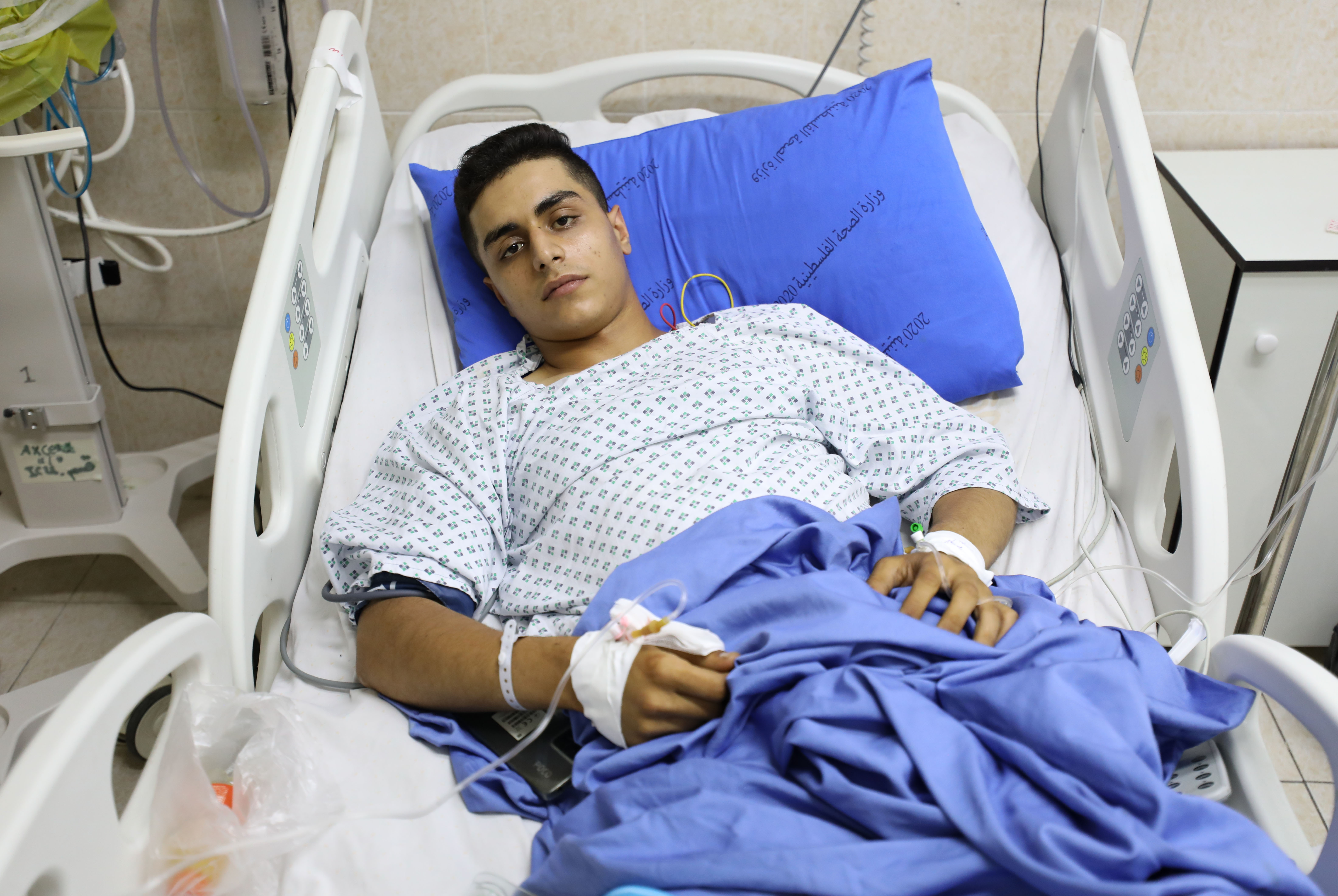 A man injured in his back