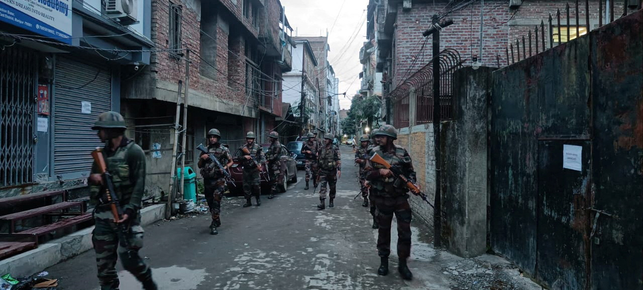 Indian army soldiers patrol during a security operation in hill and valley areas in the northeastern state of Manipur, India, June 7, 2023. Indian Army/Handout via REUTERS THIS IMAGE HAS BEEN SUPPLIED BY A THIRD PARTY. NO RESALES. NO ARCHIVES. QUALITY FROM SOURCE.