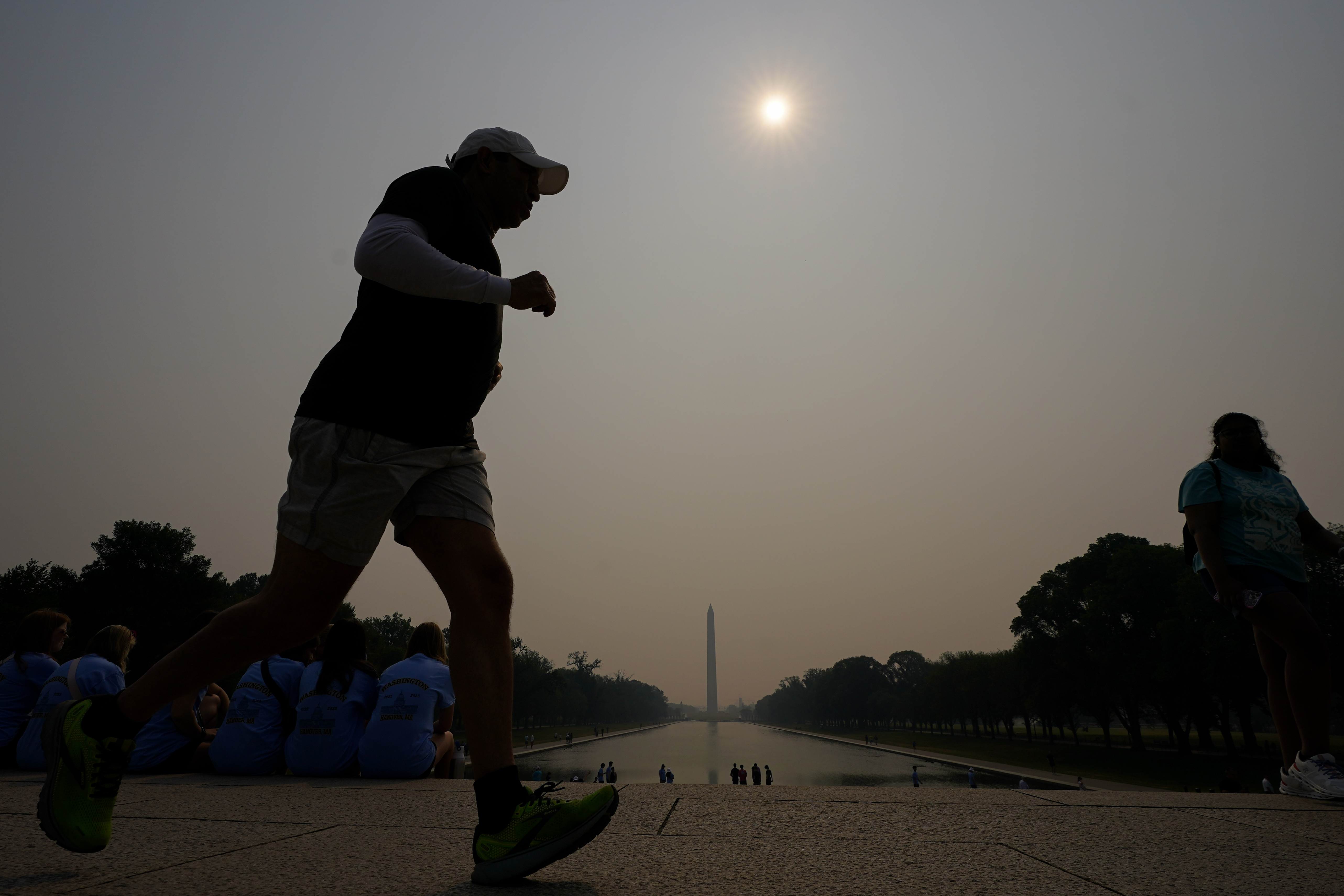 Canadian wildfire smoke spreads 'hazardous' air in both countries