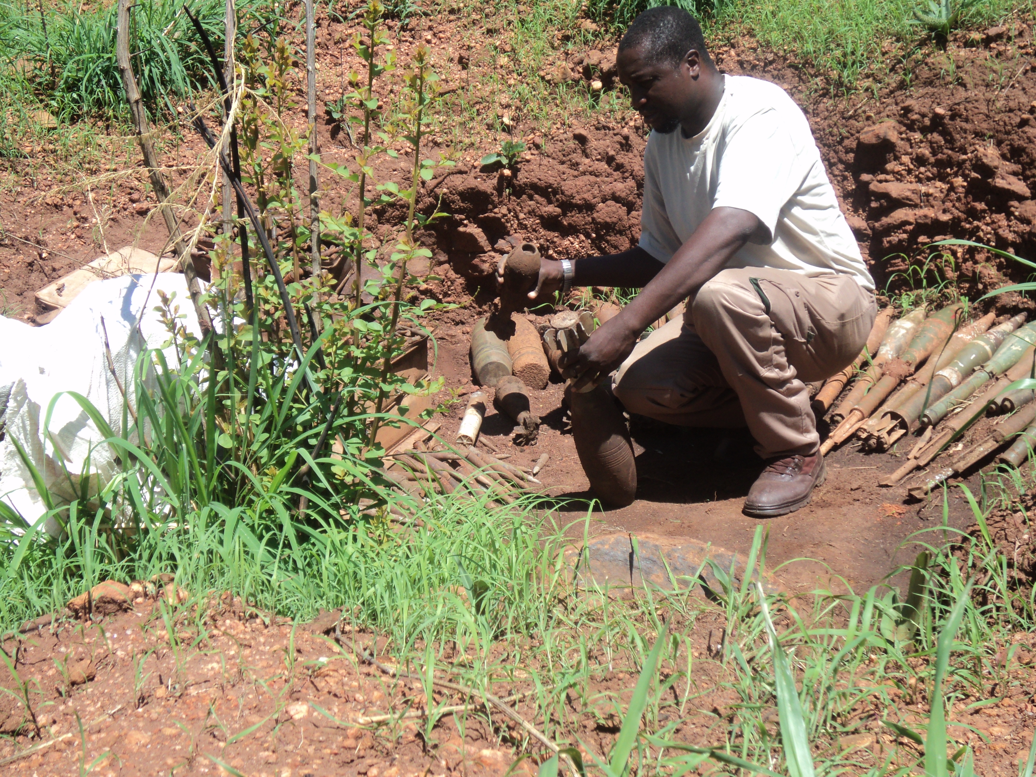 Job Tawengwa handles unexploded ordinances in South Sudan