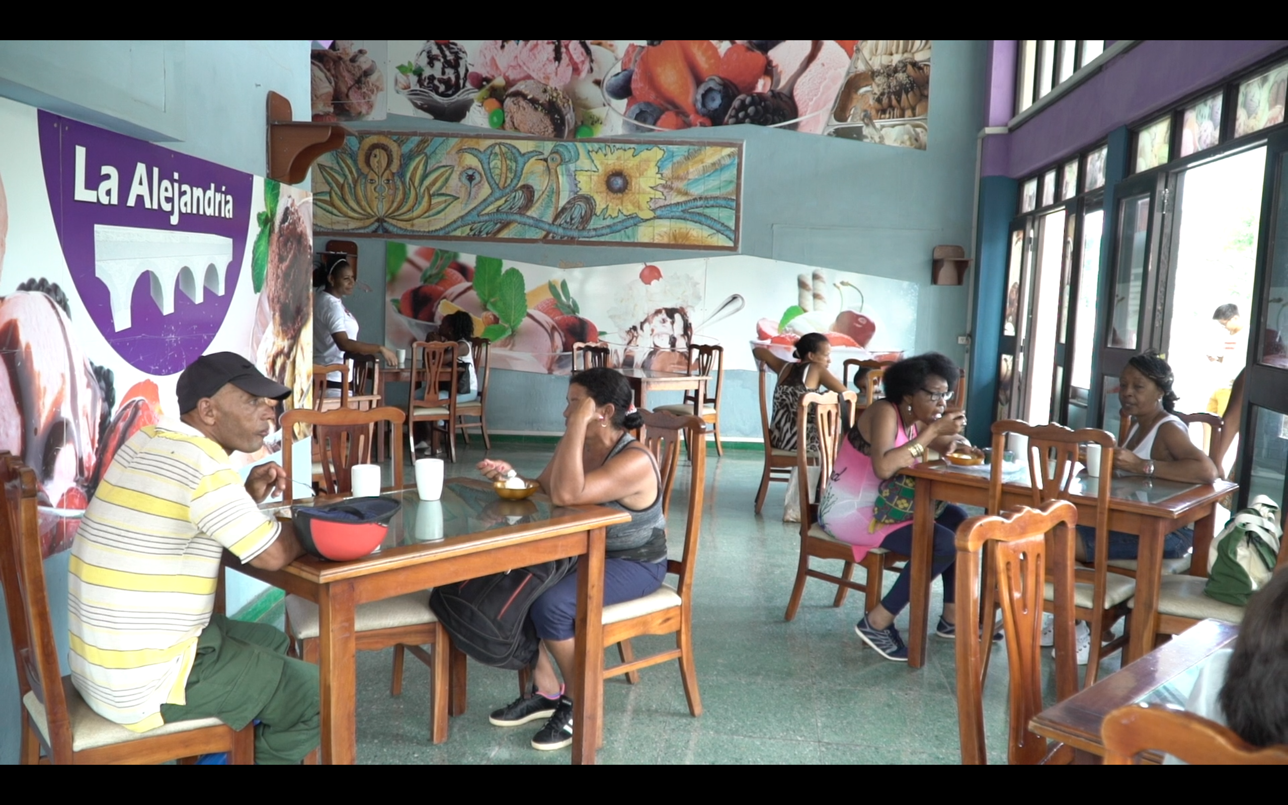 the local (state-run) ice cream parlour in Güines recently opened for the first time in a decade, it sells Rojas icecream at affordable prices-