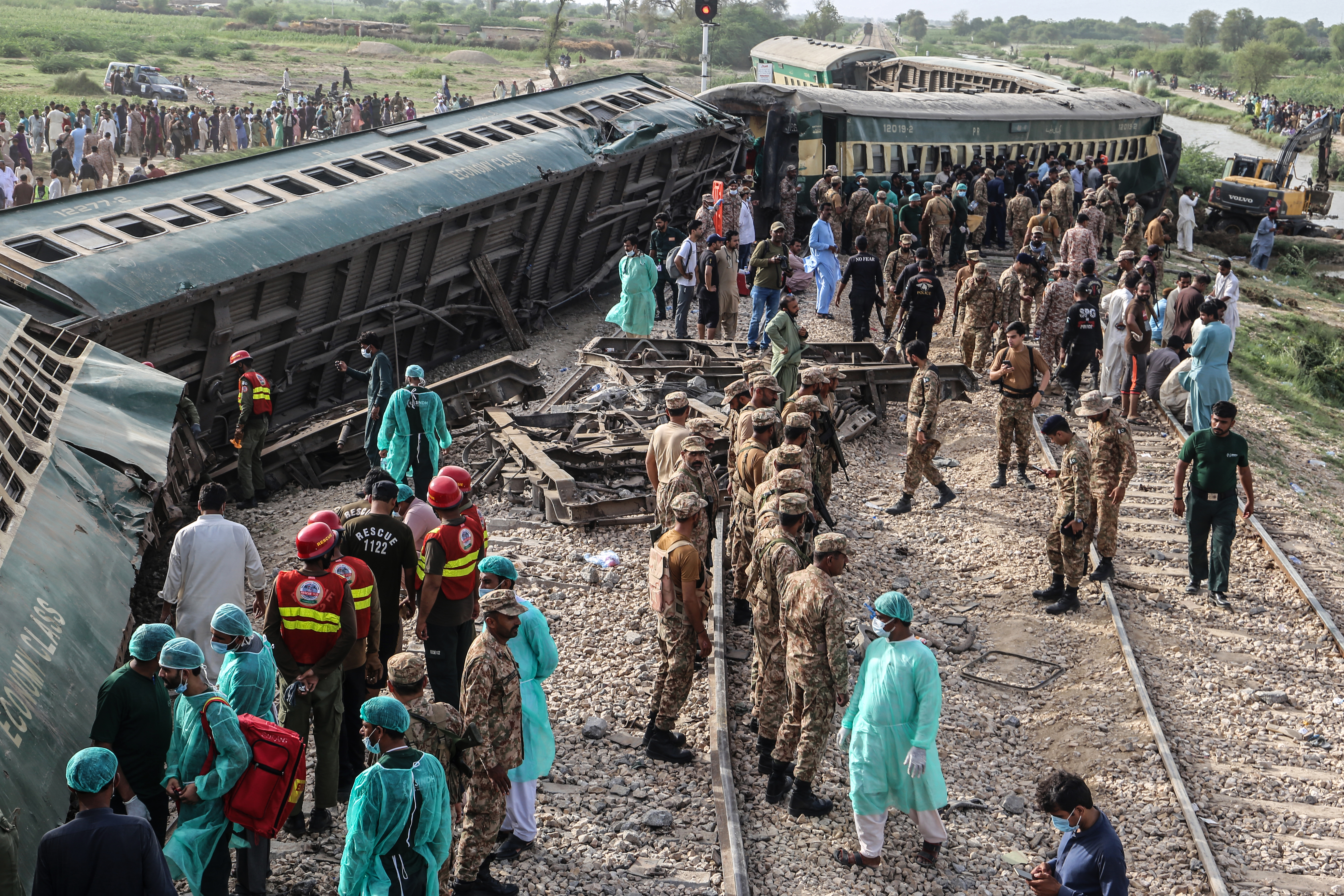 PAKISTAN-TRAIN-ACCIDENT