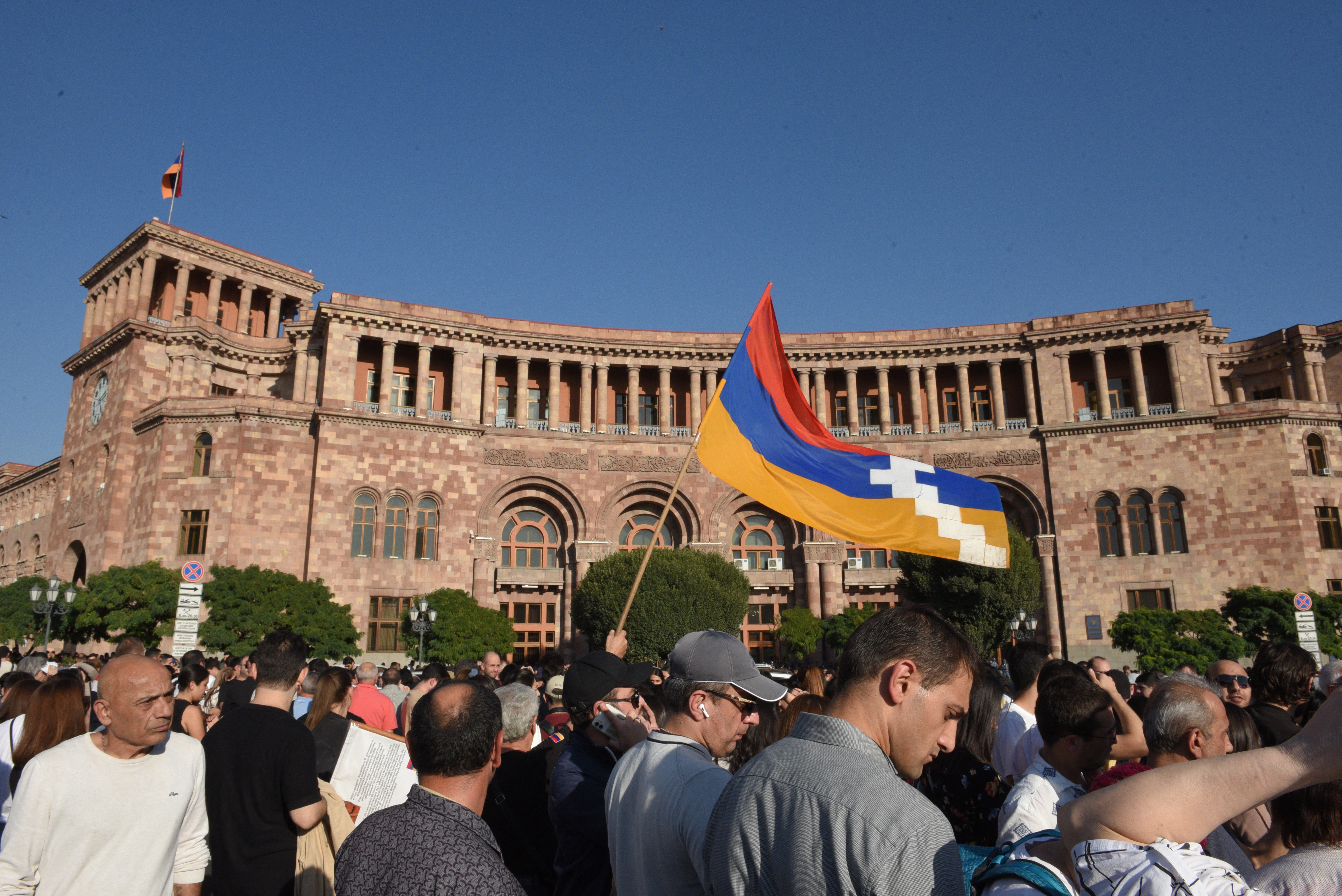 Armenians protest to urge the government to respond to the Azerbaijani military operation