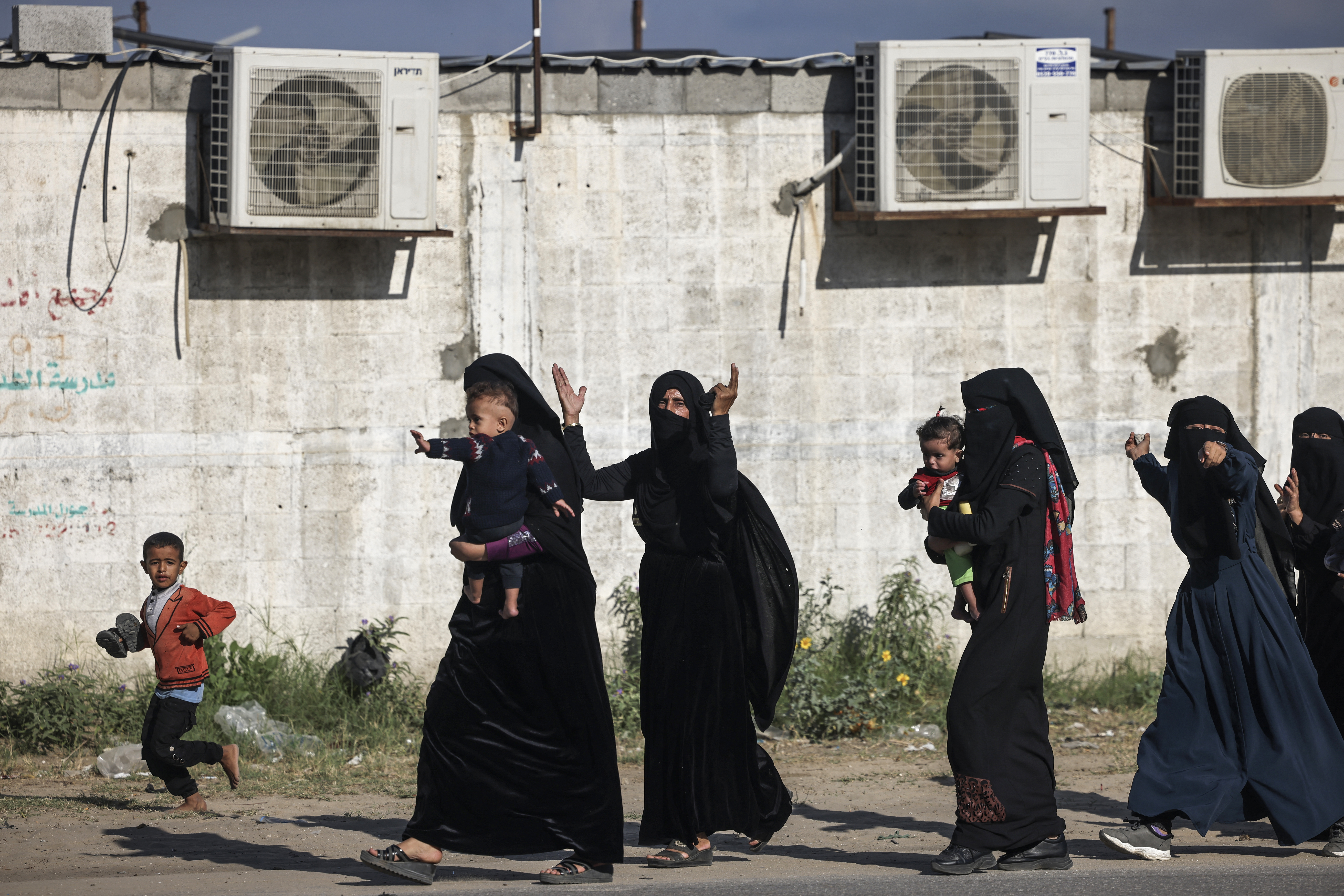 Residents in the Gaza Strip flee their homes