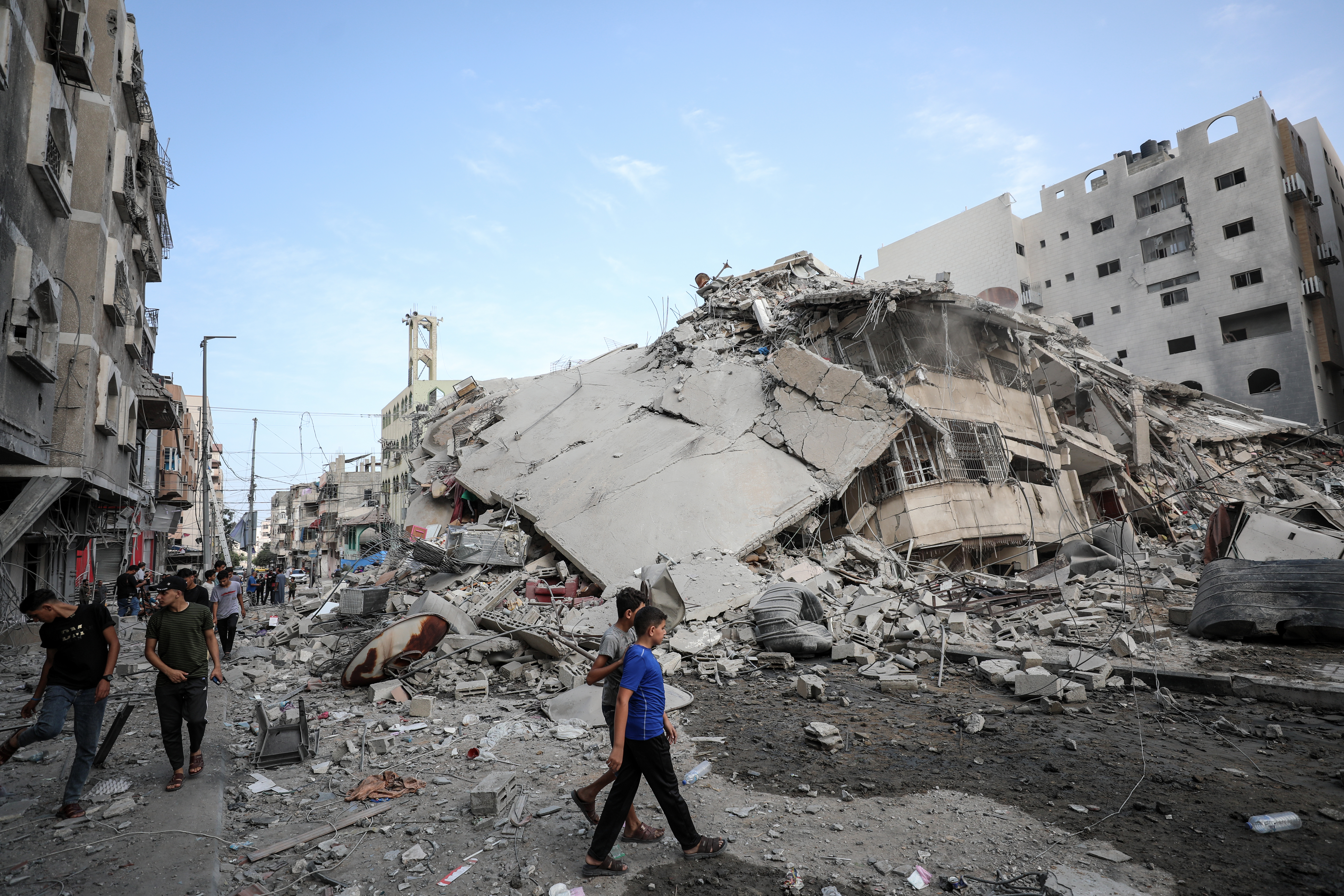 Children in Gaza facing the war
