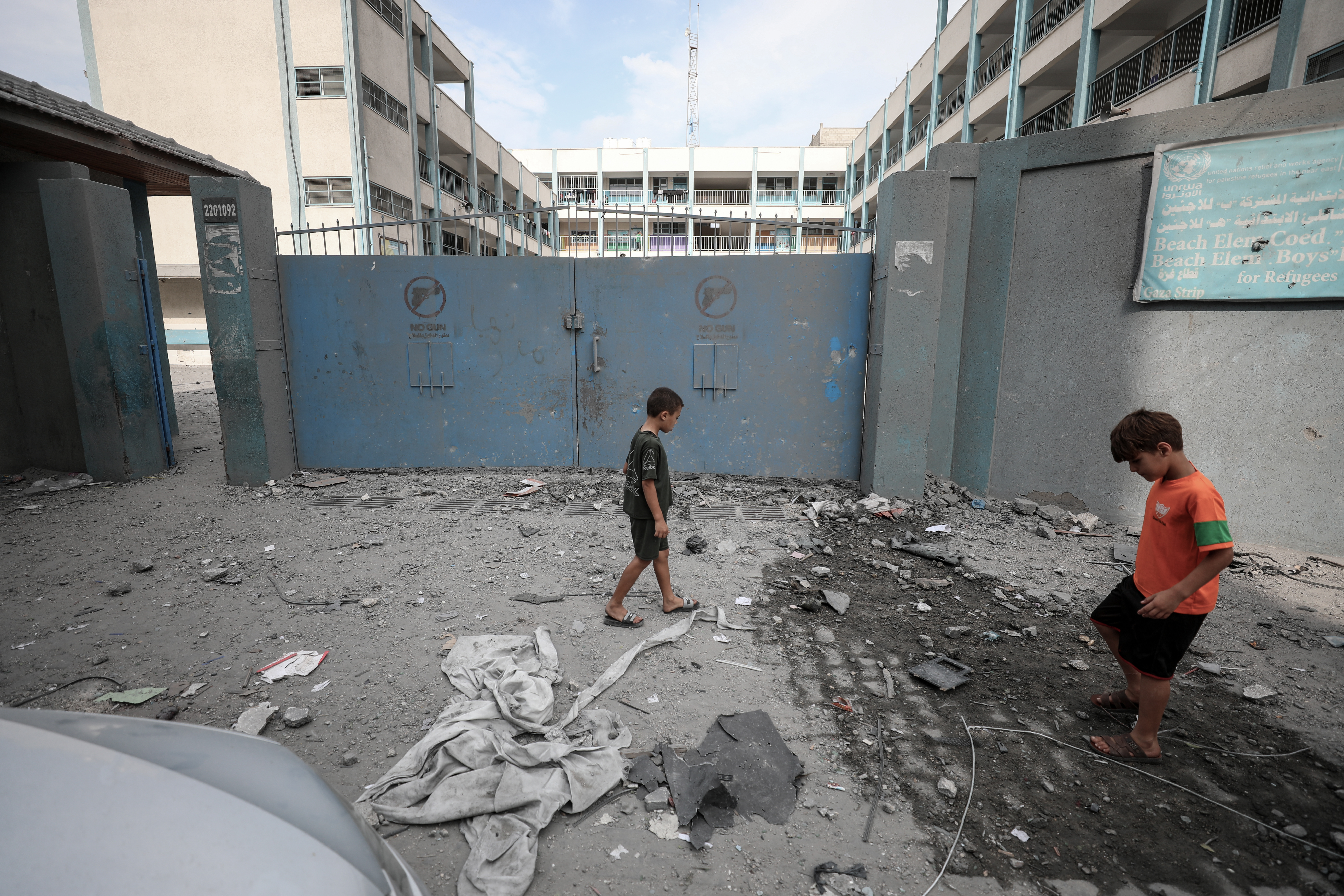 Children in Gaza facing the war